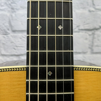 Martin HD-28V Acoustic Guitar with Martin Case 2014