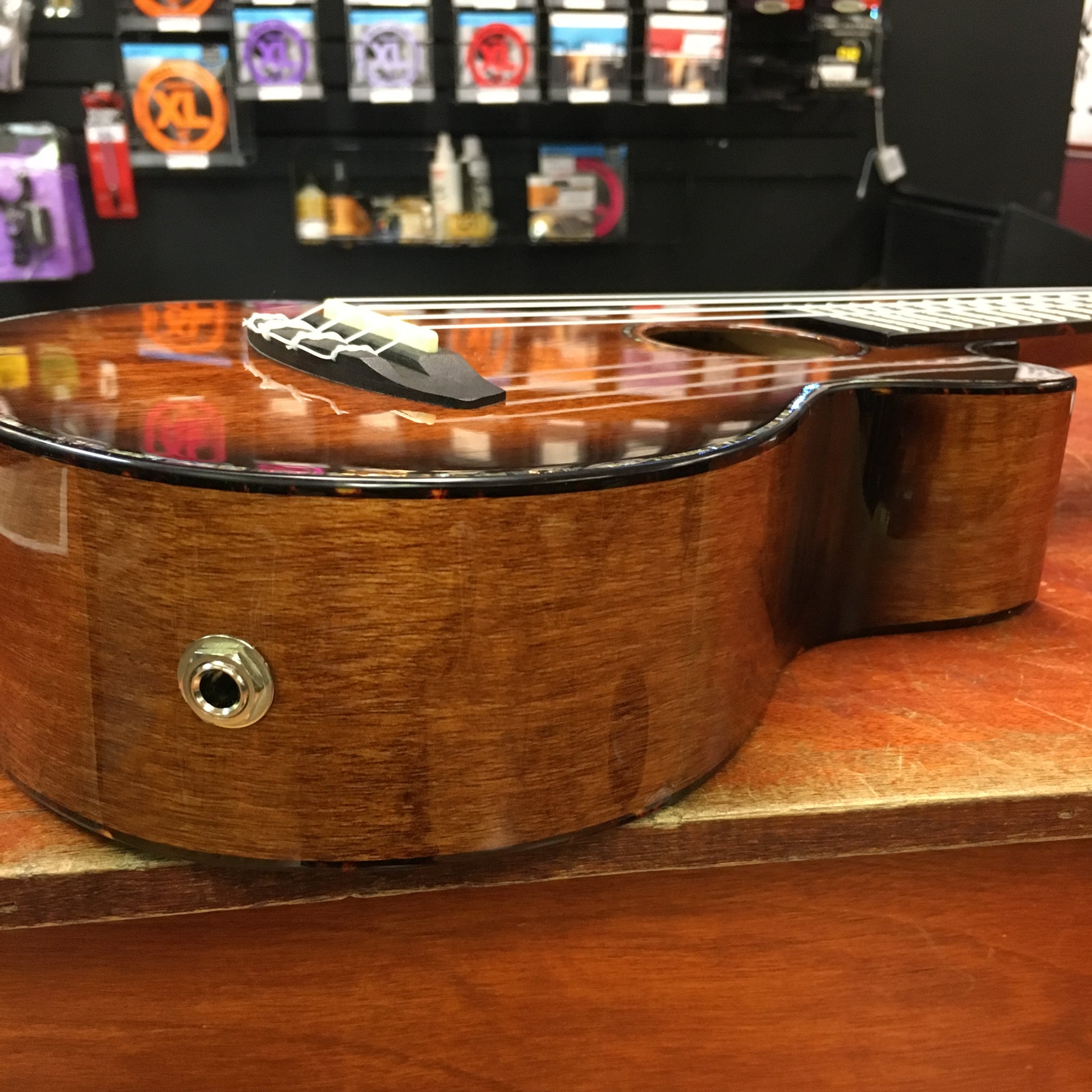 Breedlove Pursuit Ex CU BO Ukulele