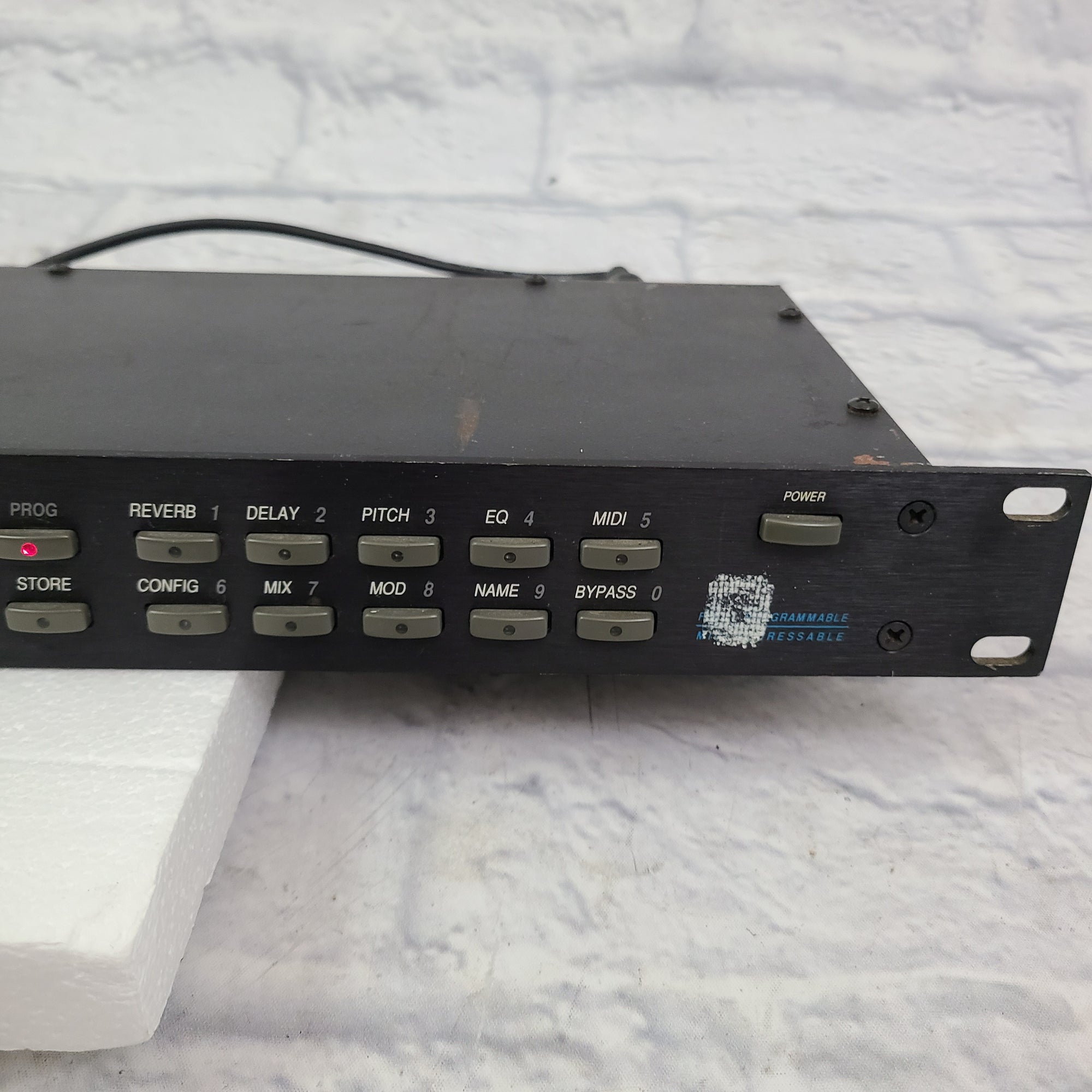 Alesis QuadraVerb 20K Bandwidth Simultaneous Digital Effects Rack Unit