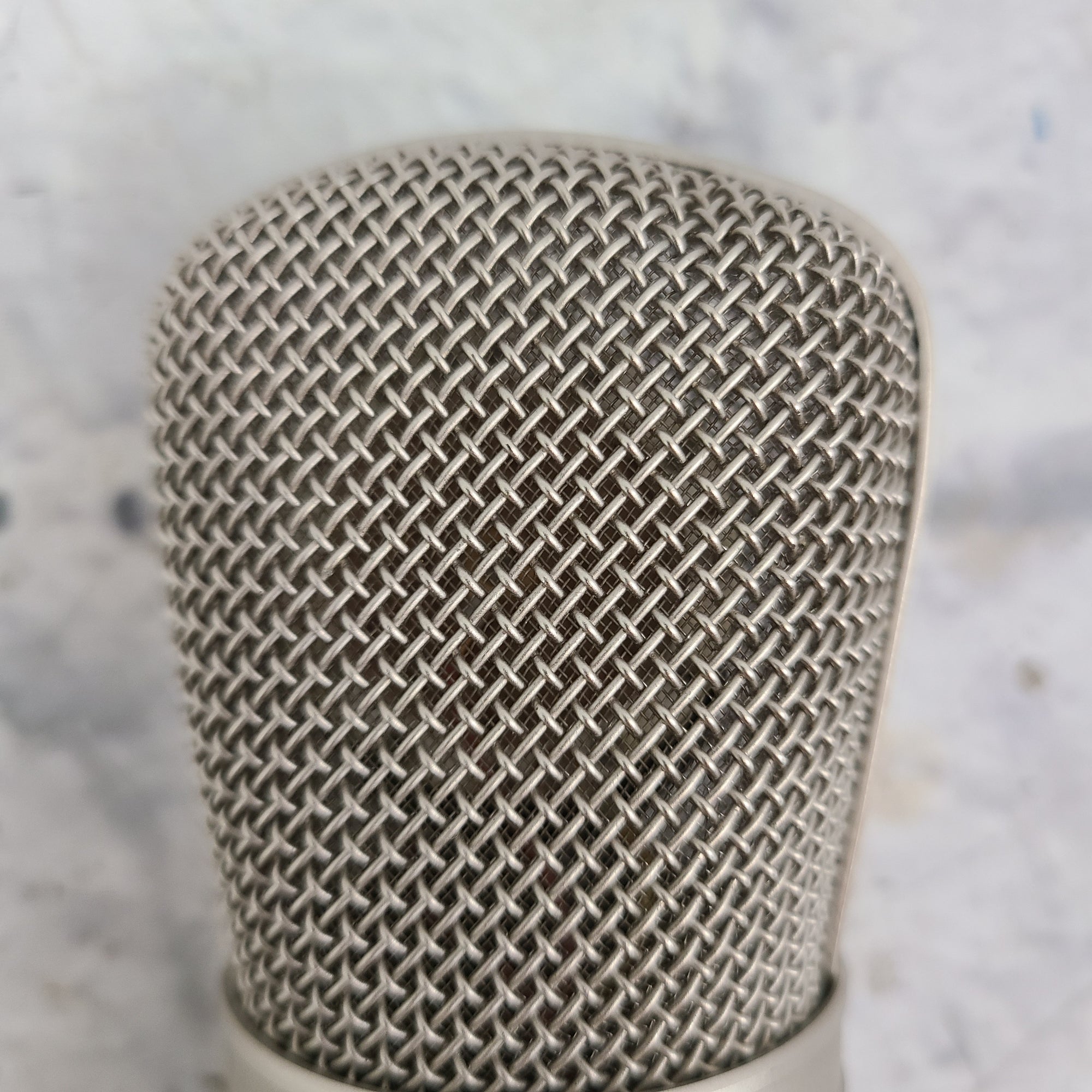 Behringer B2 Studio Multipattern Condenser Microphone