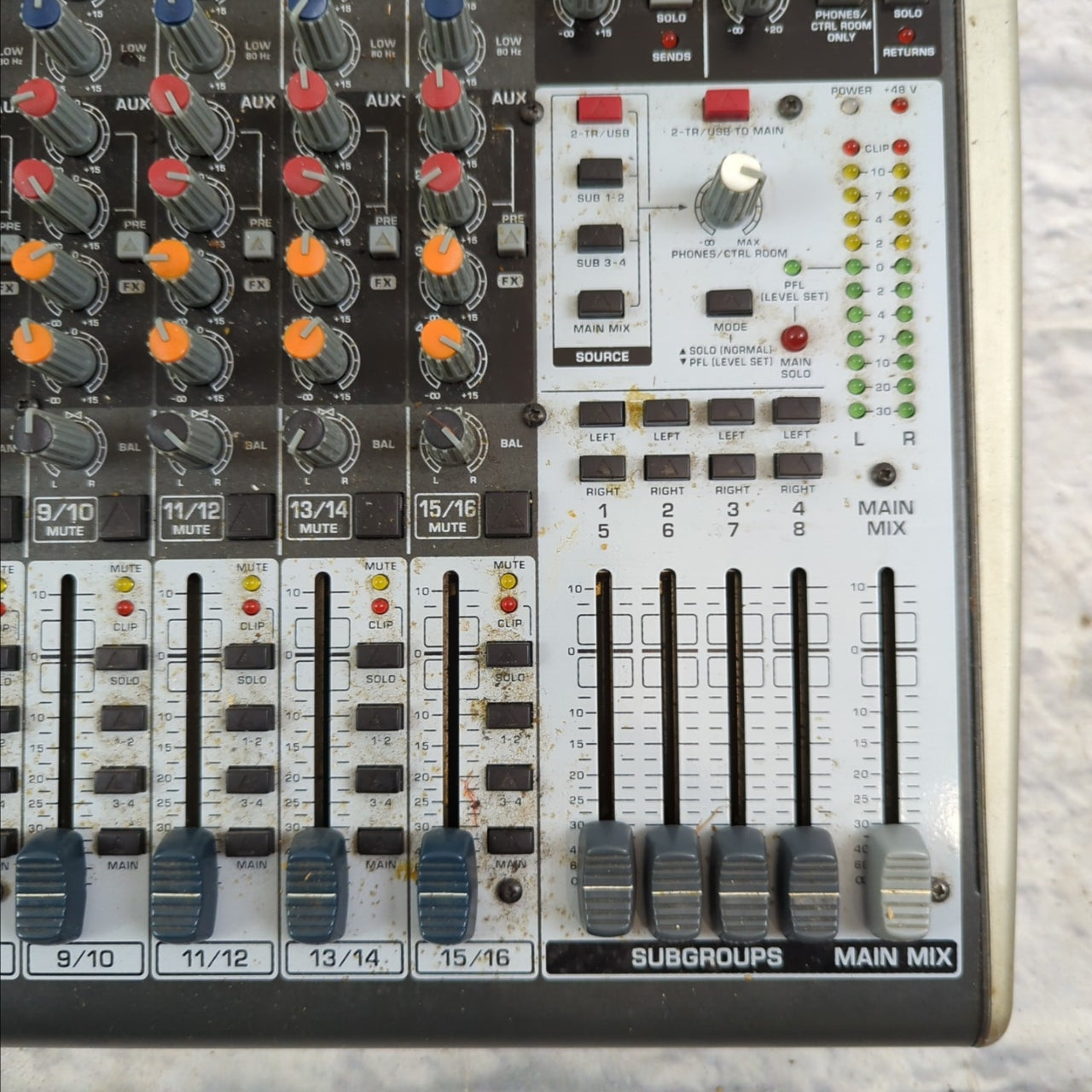 Behringer Xenyx X2442USB 24-Input Mixer with USB and Effects Behringer Xenyx X2442USB 24-Input Mixer with USB and Effects