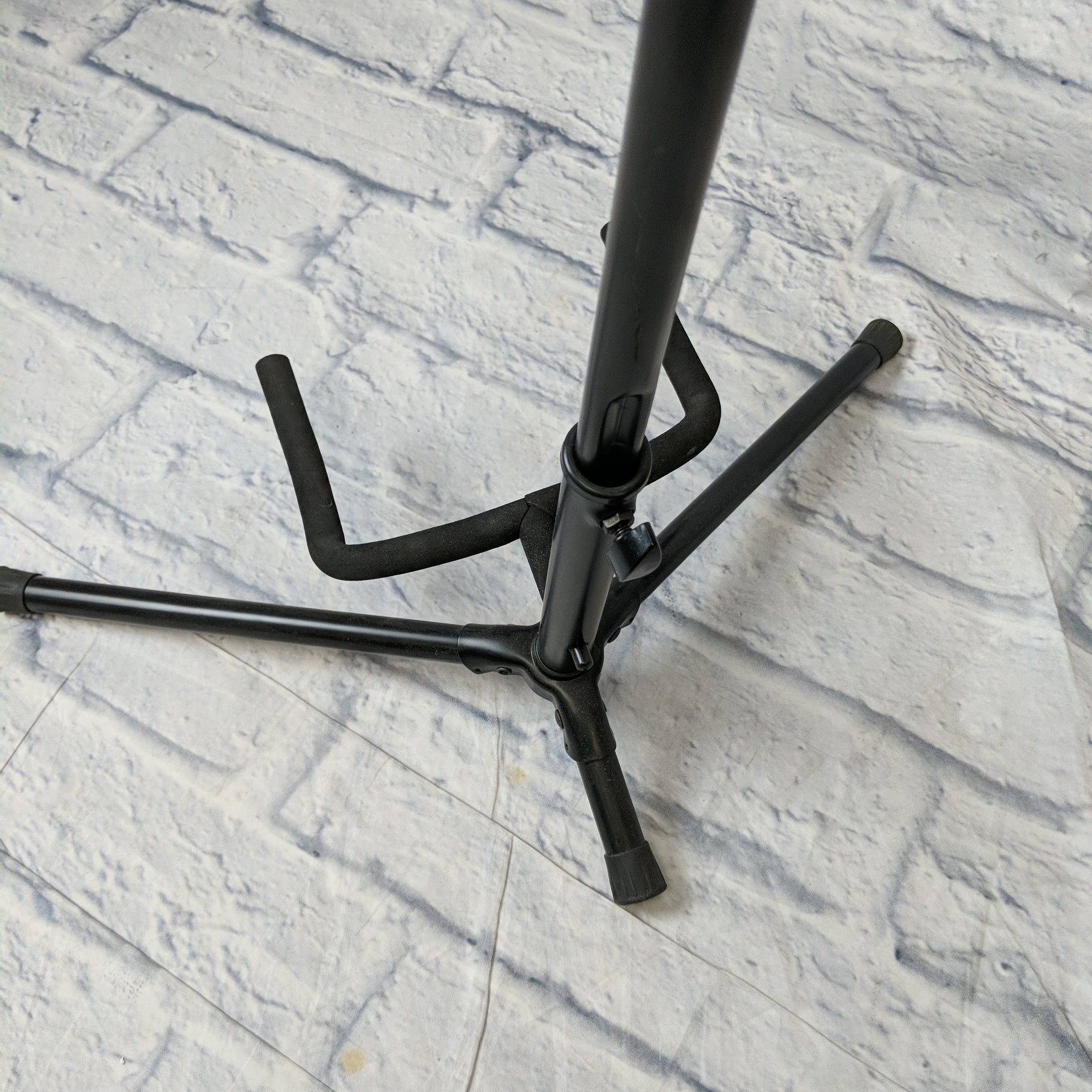 On Stage Stands XCG-4 stand