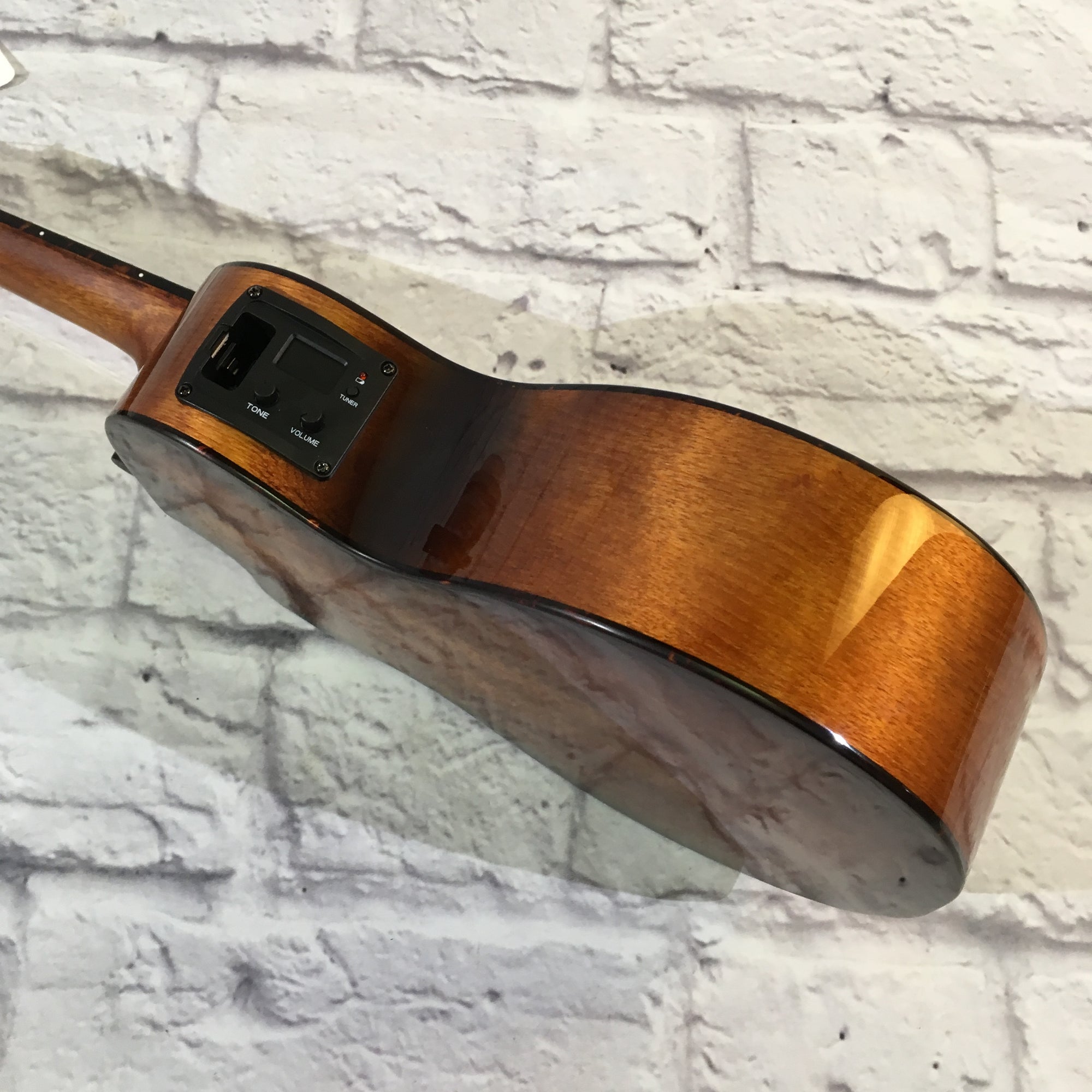 Breedlove Pursuit Ex Cu Ce Bo Ukulele