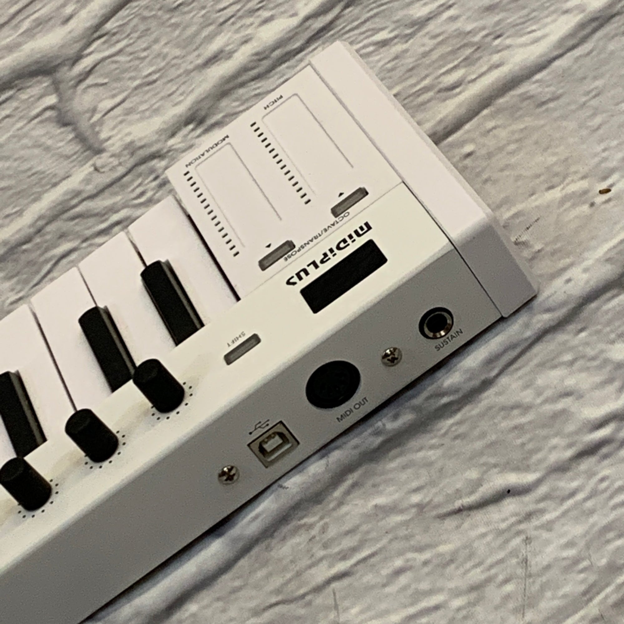 MIDIPLUS X4 USB MIDIキーボード Amazon.com: Midiplus X4 Pro mini USB MIDI Keyboard