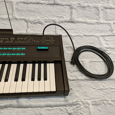 Yamaha DX7 Digital FM Synthesizer w/ Accessories