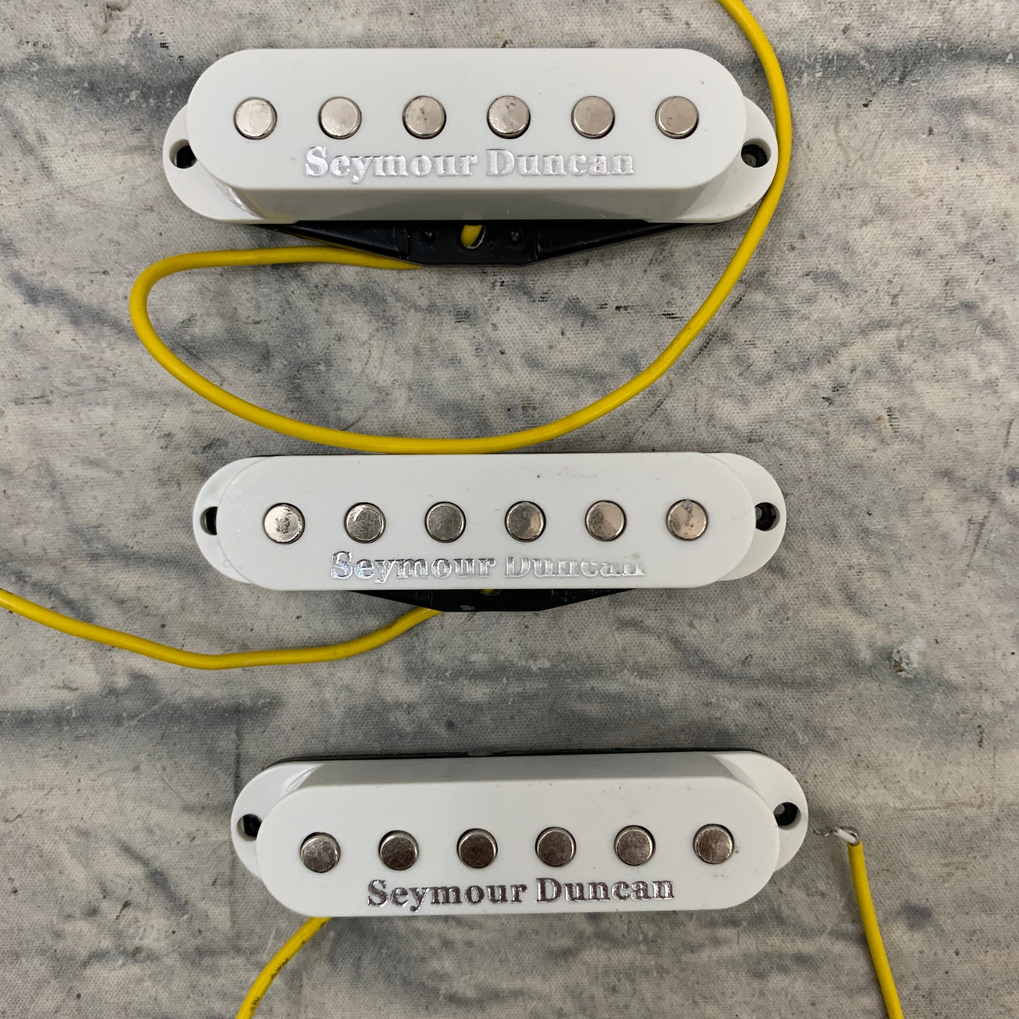 Unknown Single Coil Strat 3 Pickup Set With Seymour Duncan Covers
