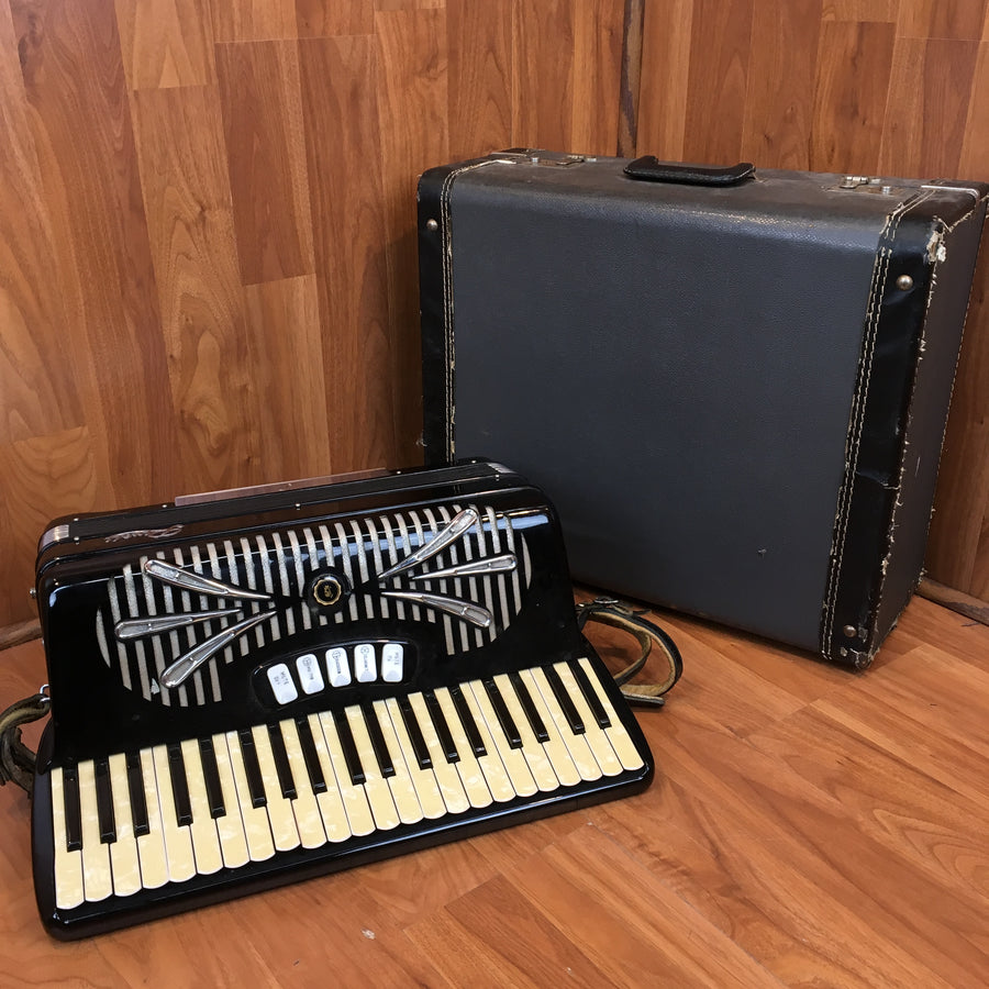Vintage Sonola Rivoli Accordion w/case As-Is