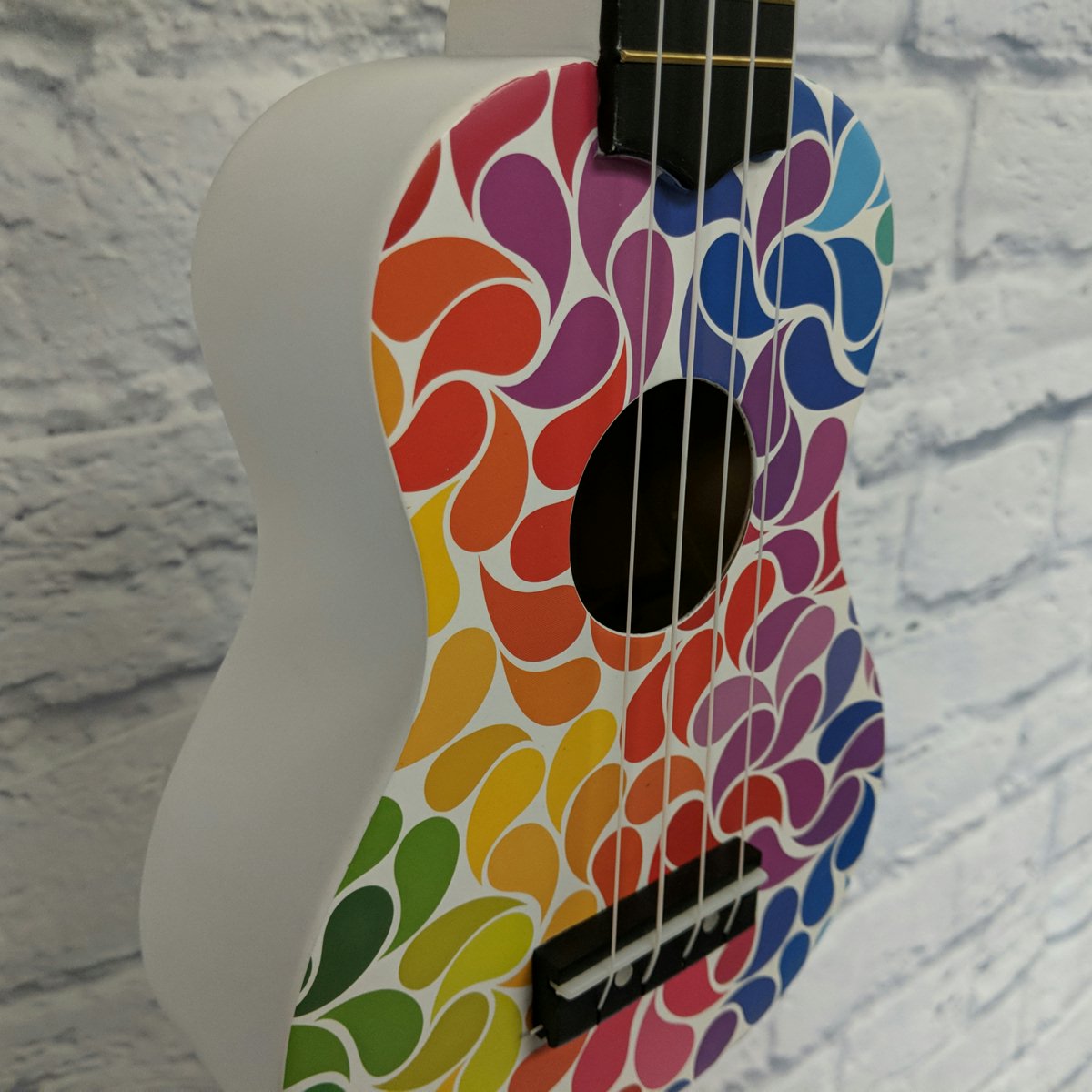 Amahi Rainbow Flower Uke