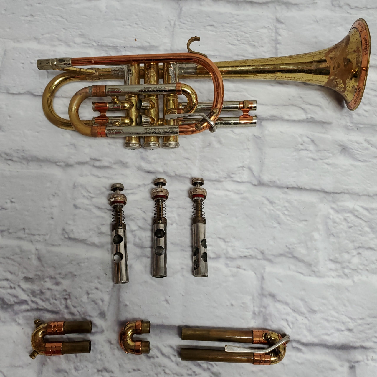 1956 Getzen Super Deluxe Tone Balanced Cornet with case and mouthpiece