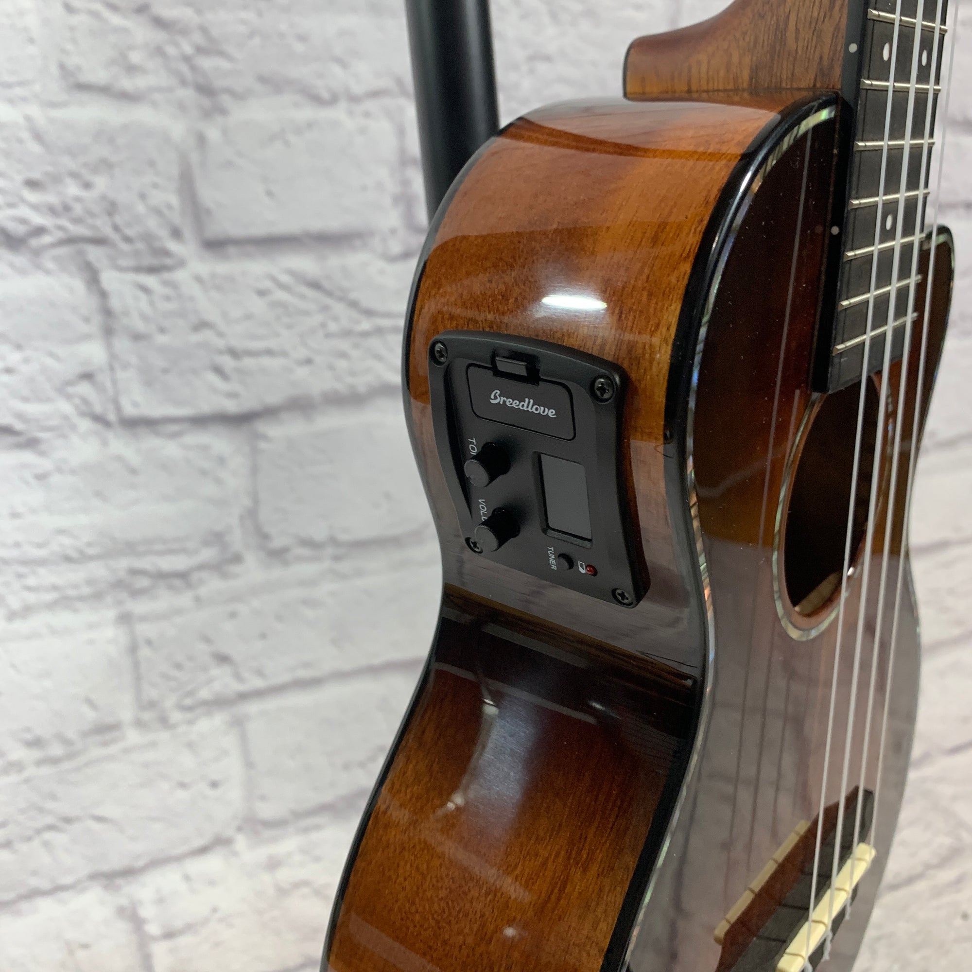 Breedlove Pursuit BO CE Ukulele