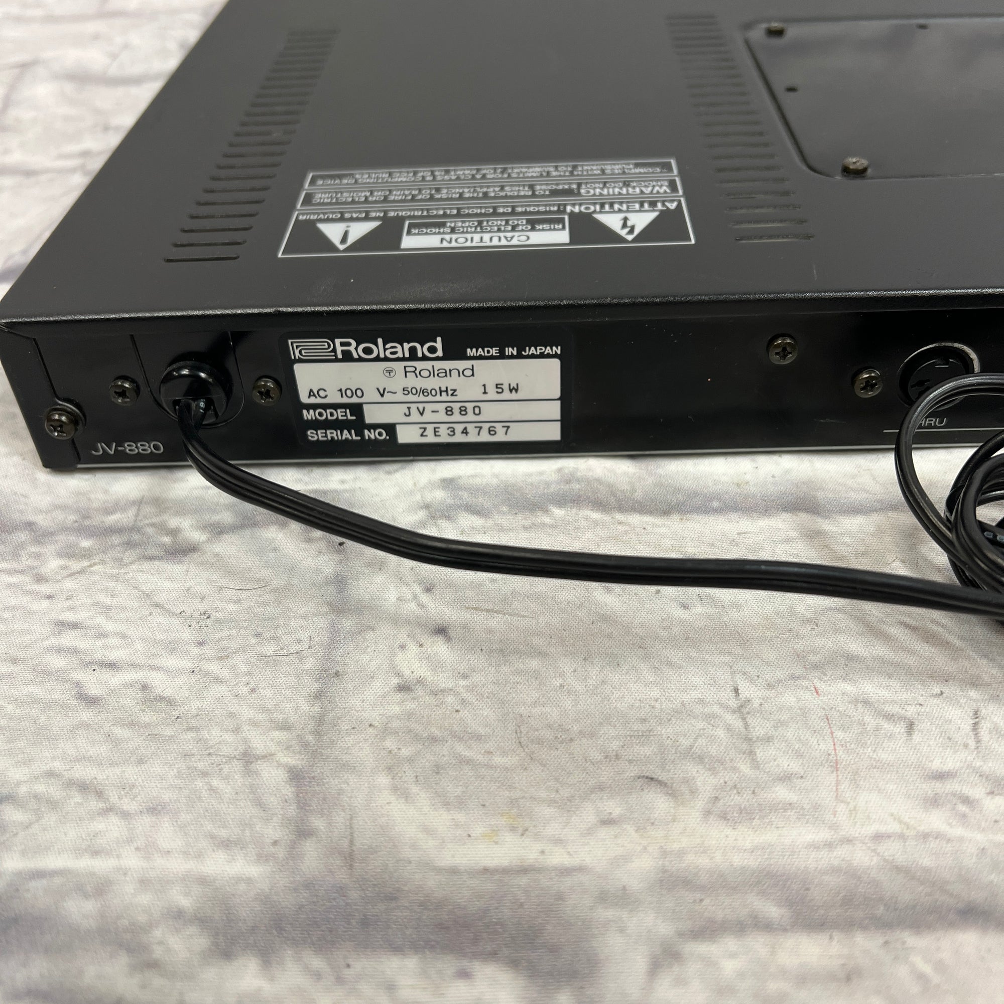 Roland JV-880 Multi Timbral Synthesizer Module Rack Synth