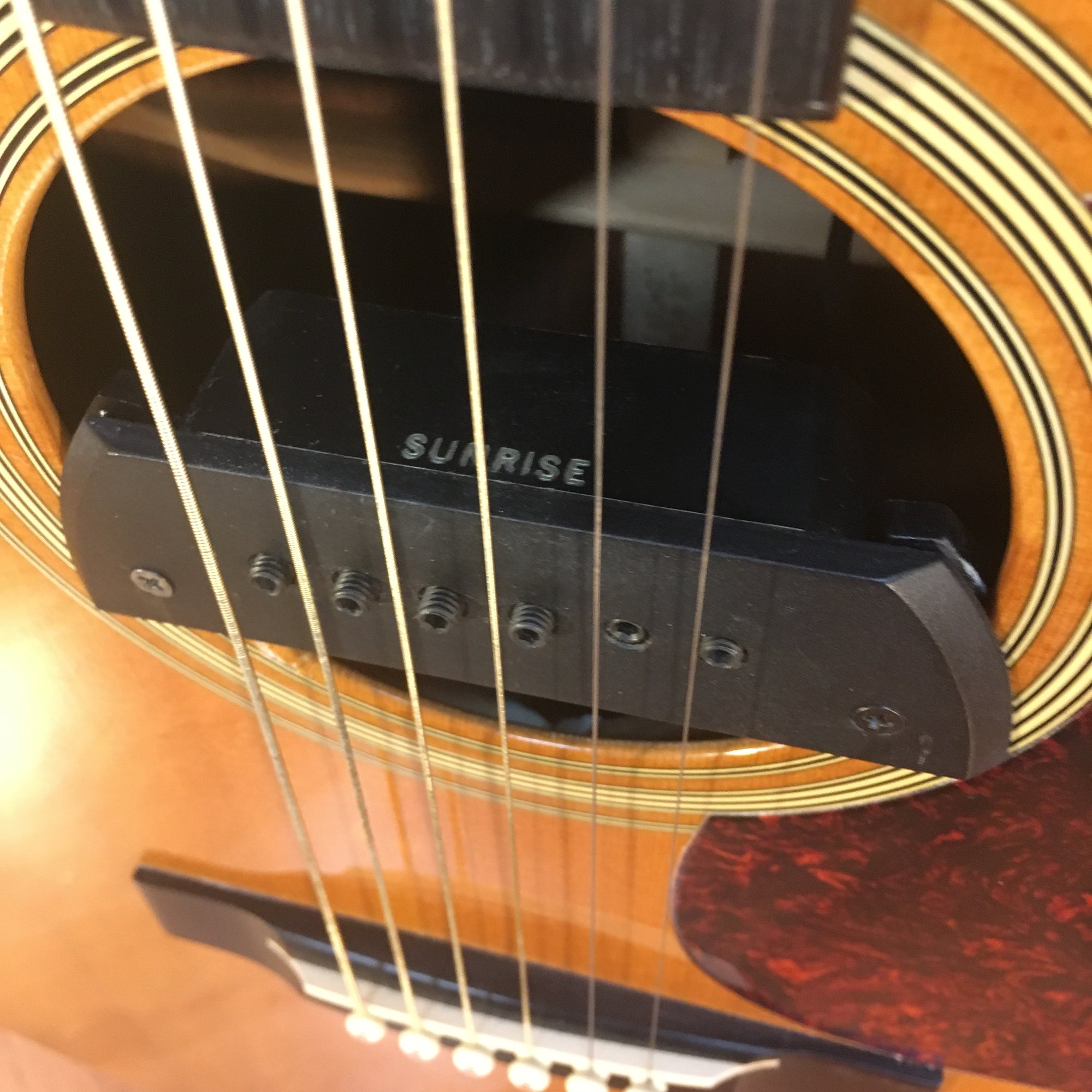 Martin HD28VR Natural Finish Acoustic Guitar w Hard Case