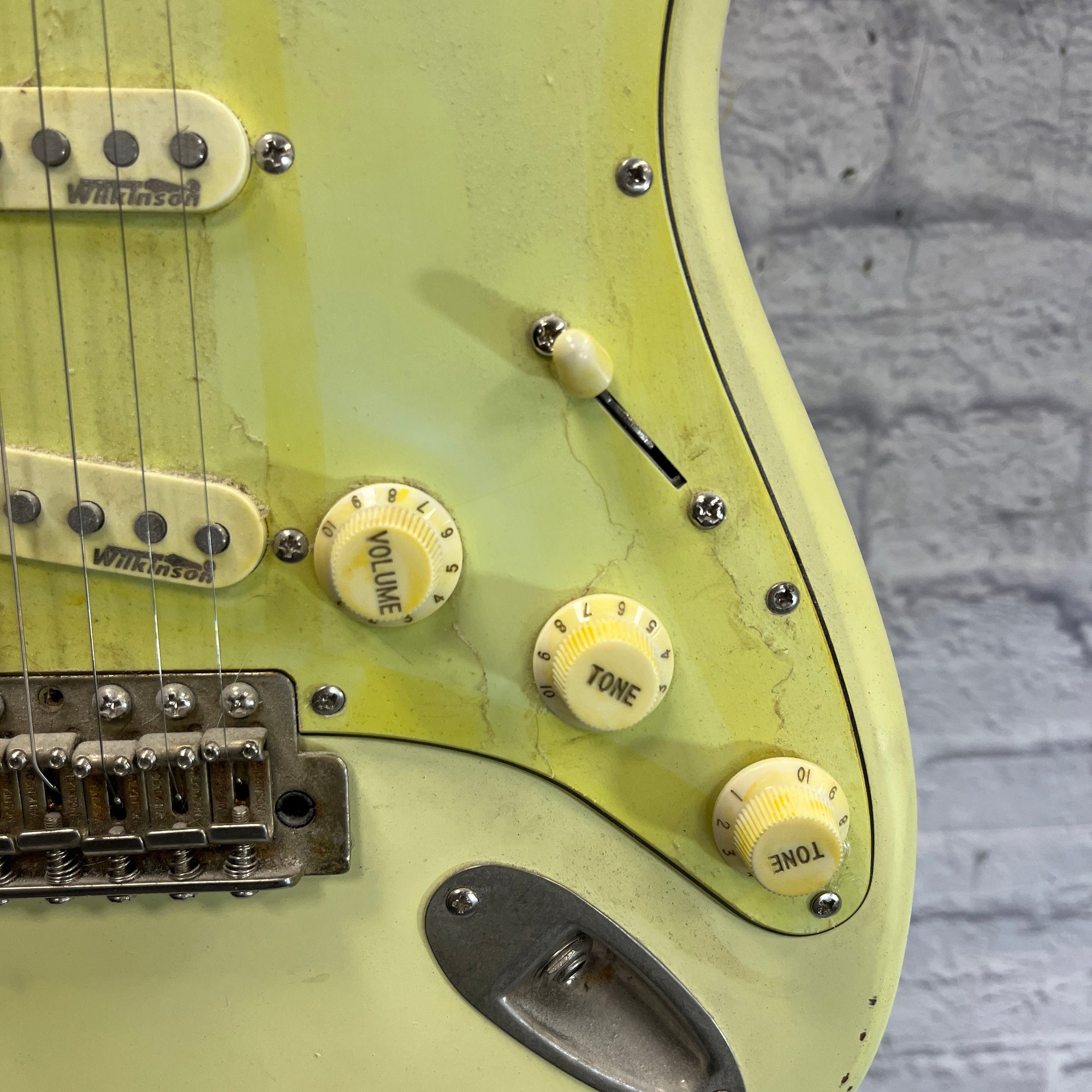 Vintage (Brand) V6MRTBG Distressed Finish Thomas Blug Strat