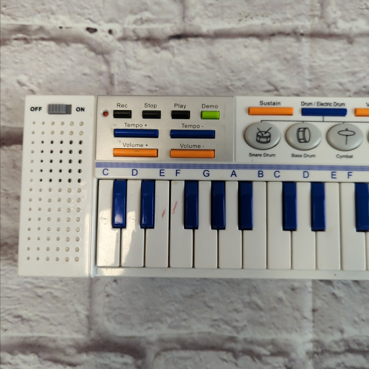 Unknown SE-X1 4ME Small Electronic Keyboard
