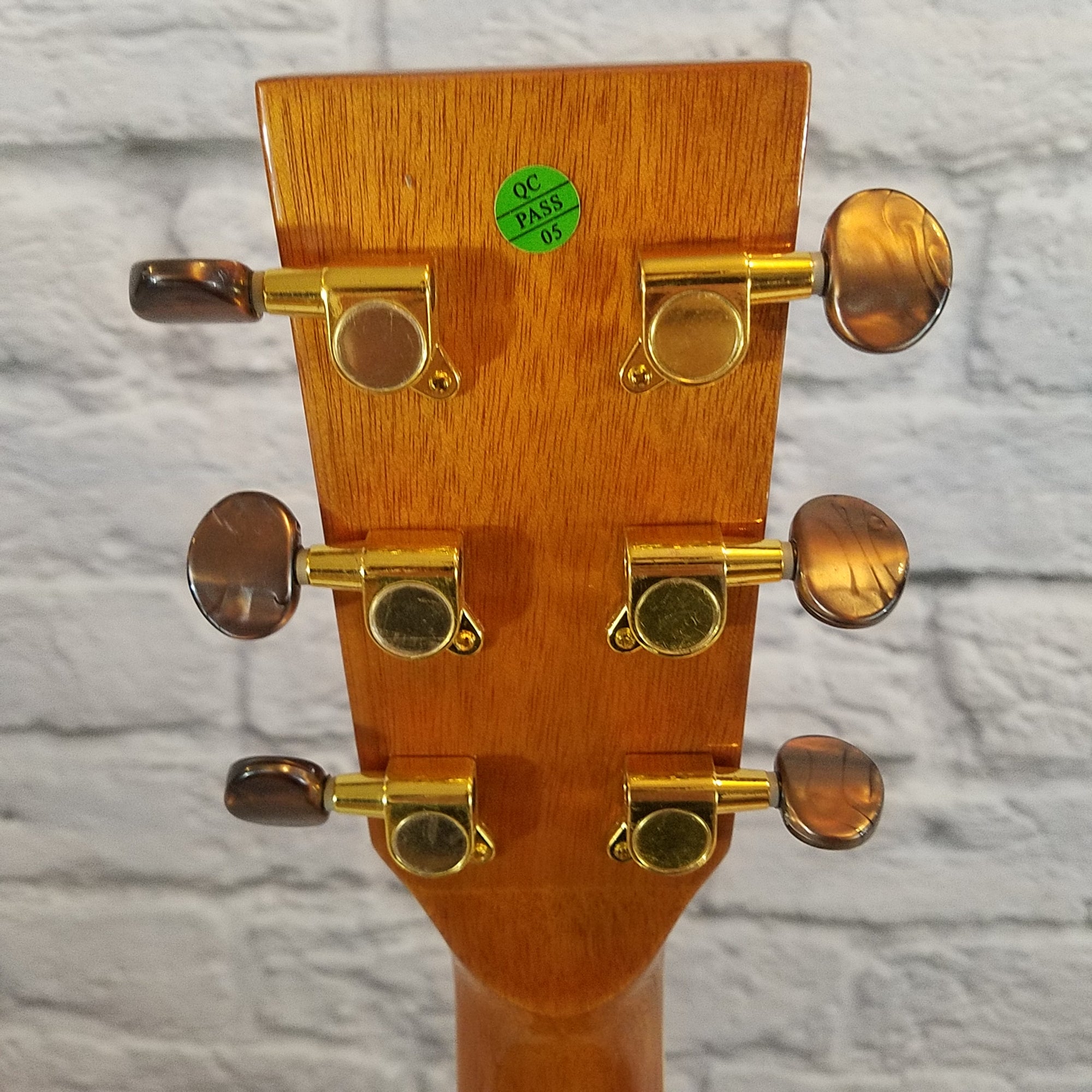 Ventura V4NAT Acoustic Guitar - New Old Stock!