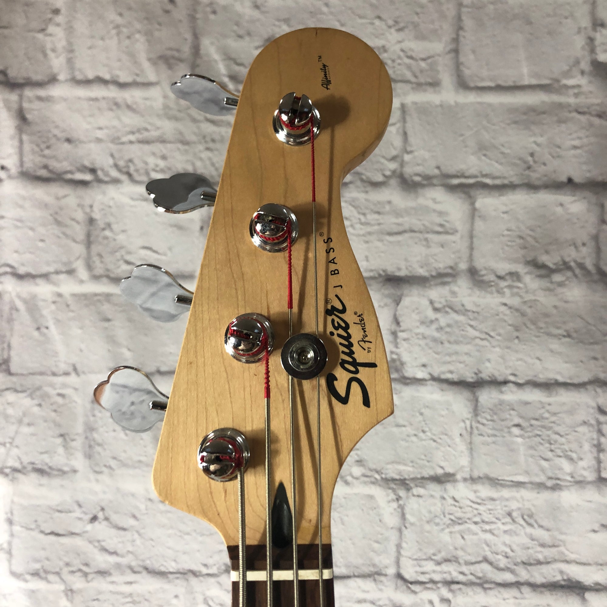 Squier Affinity Jazz Bass 4 String - Evolution Music