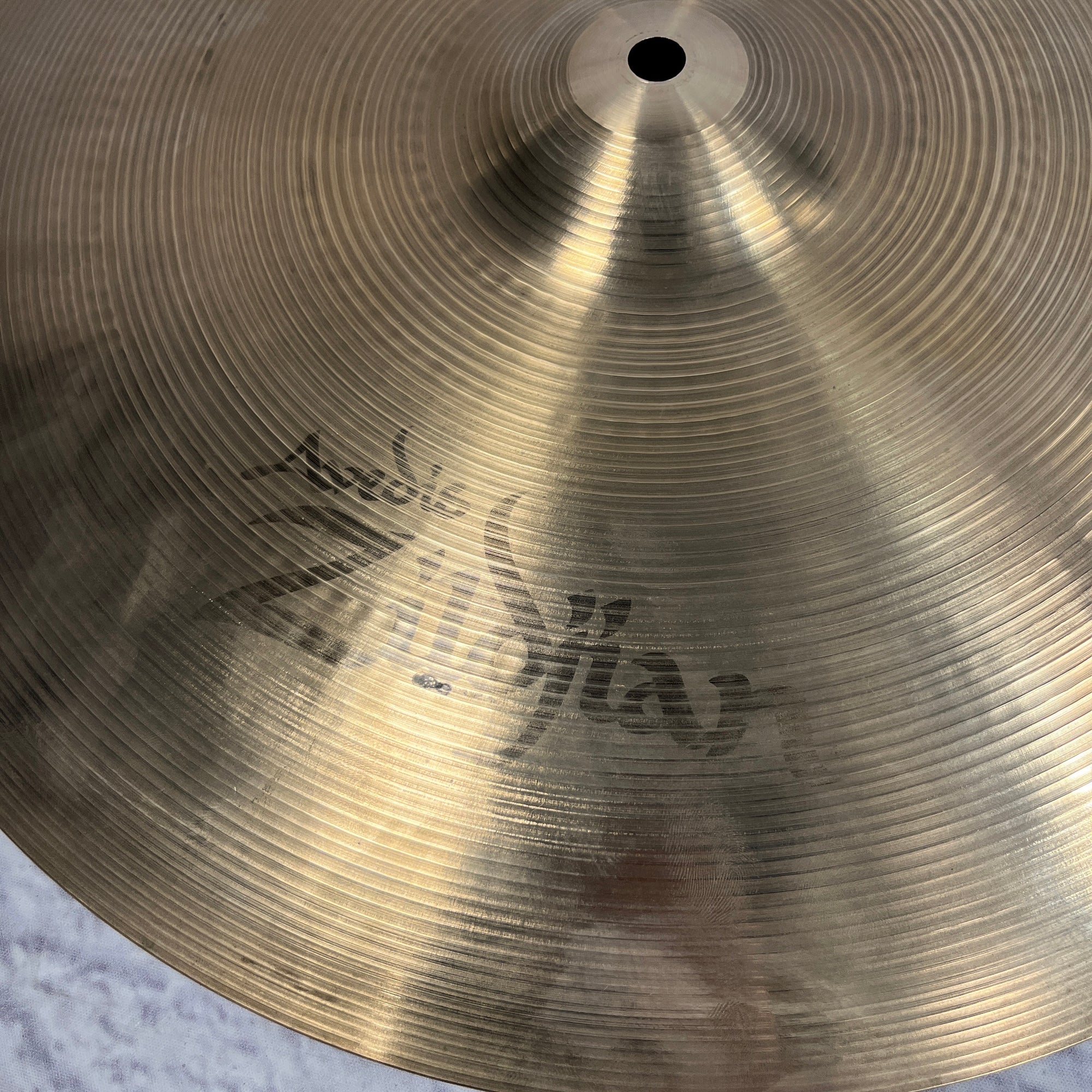 Zildjian Avedis Medium Crash 17 Crash Cymbal