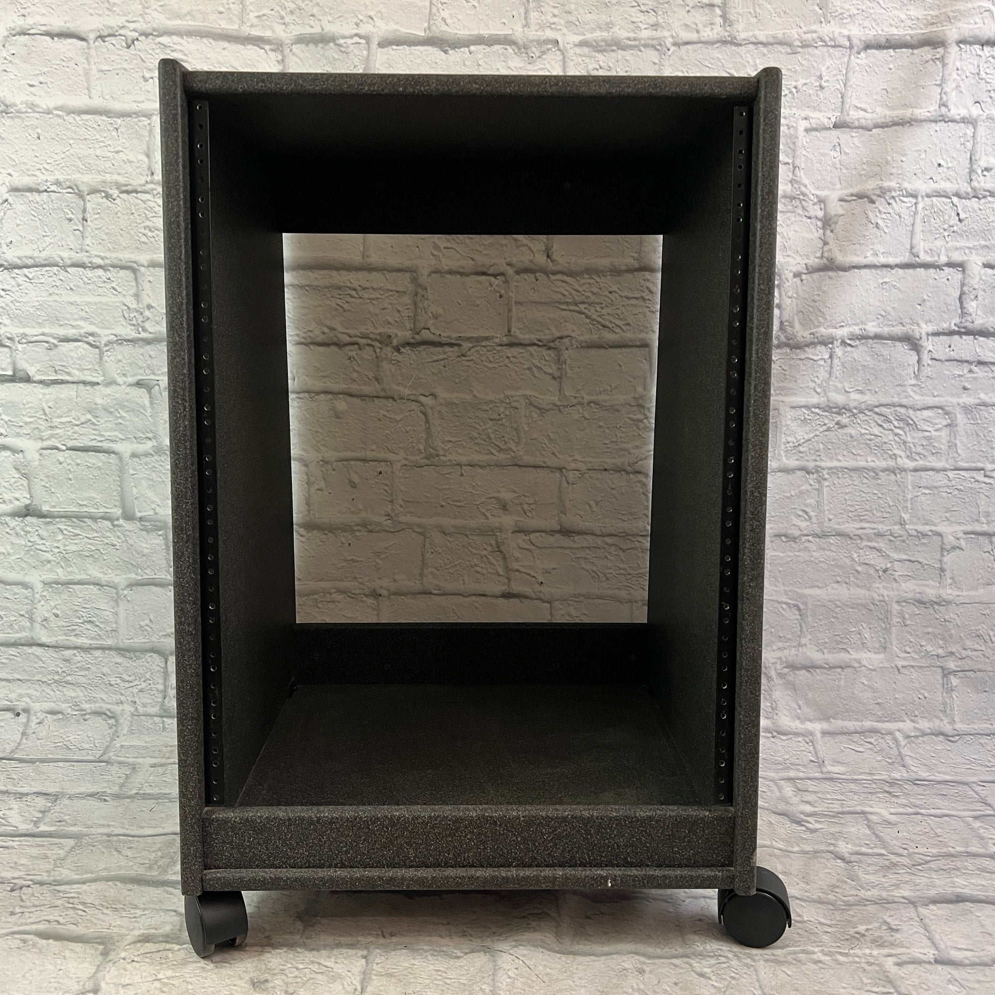 KK Audio 16 Unit Rack Case