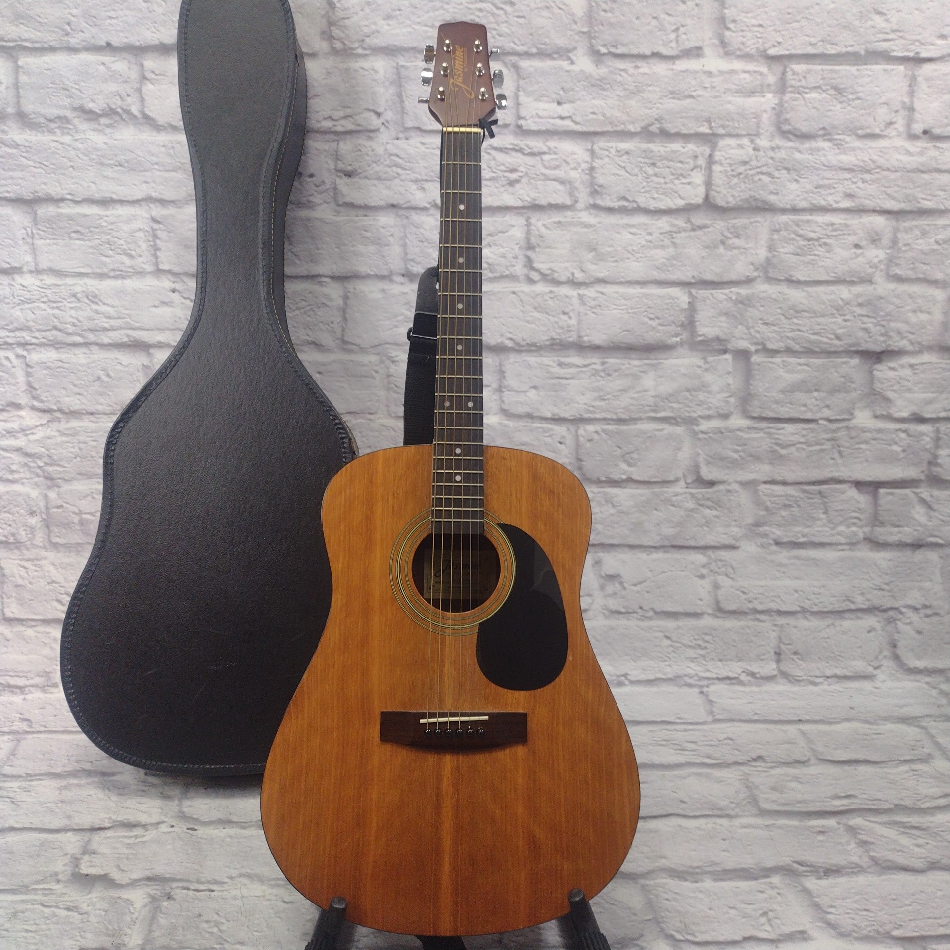 Jasmine S-35SK  Acoustic Guitar With Chipboard Case