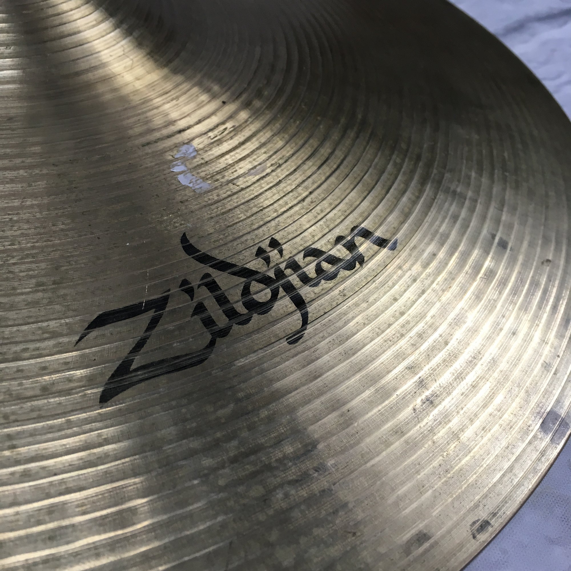 Zildjian 14in New Beat Bottom Hi Hat with 2004 Avedis Top