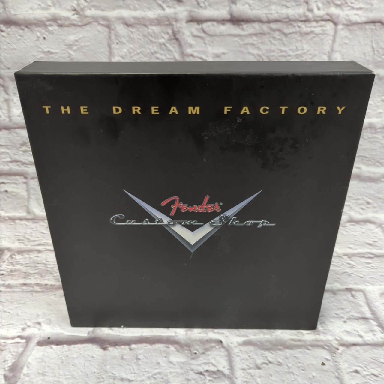 Hal Leonard Fender Dream Factory Custom Shop Book - Evolution Music