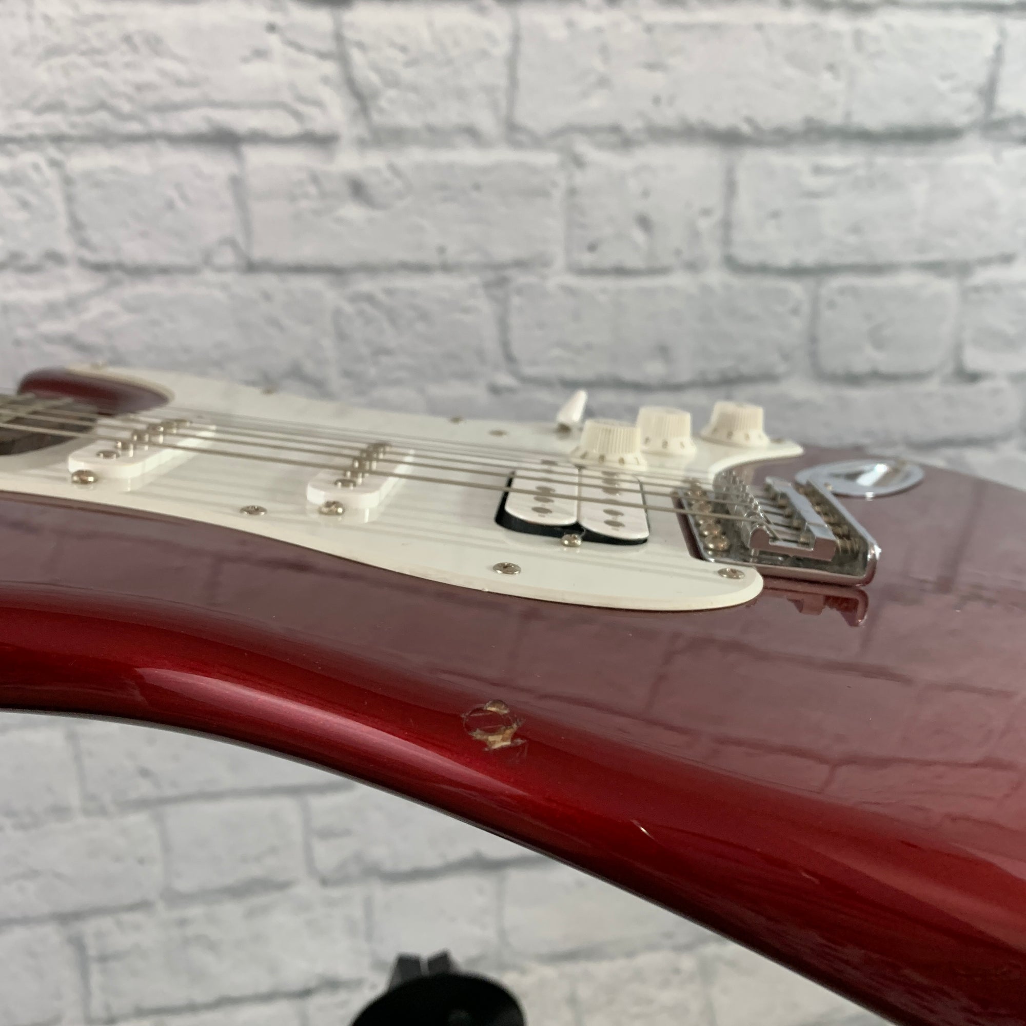 Squier Affinity Fat Strat HSS Electric Guitar Candy Apple Red