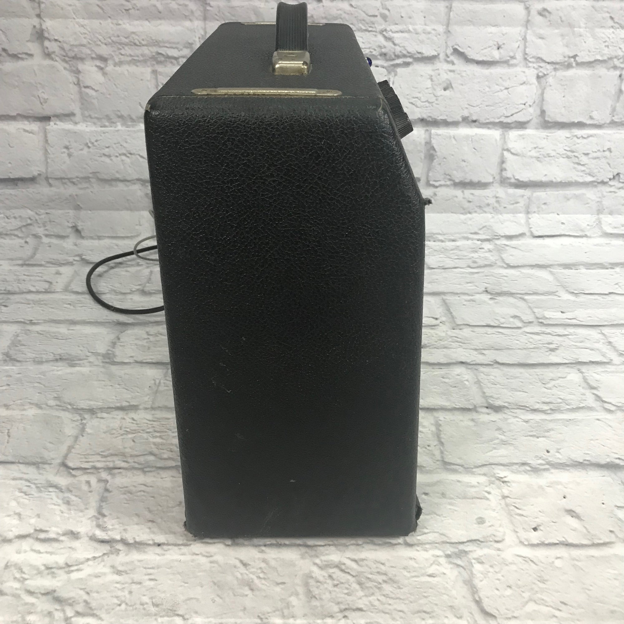 Vintage 1968 Fender Vibro-Champ Tube Guitar Amplifier