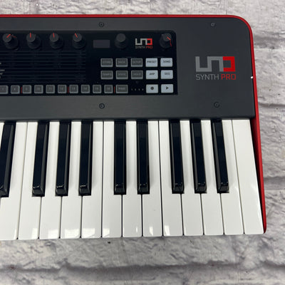 IK Multimedia Uno Synth Pro