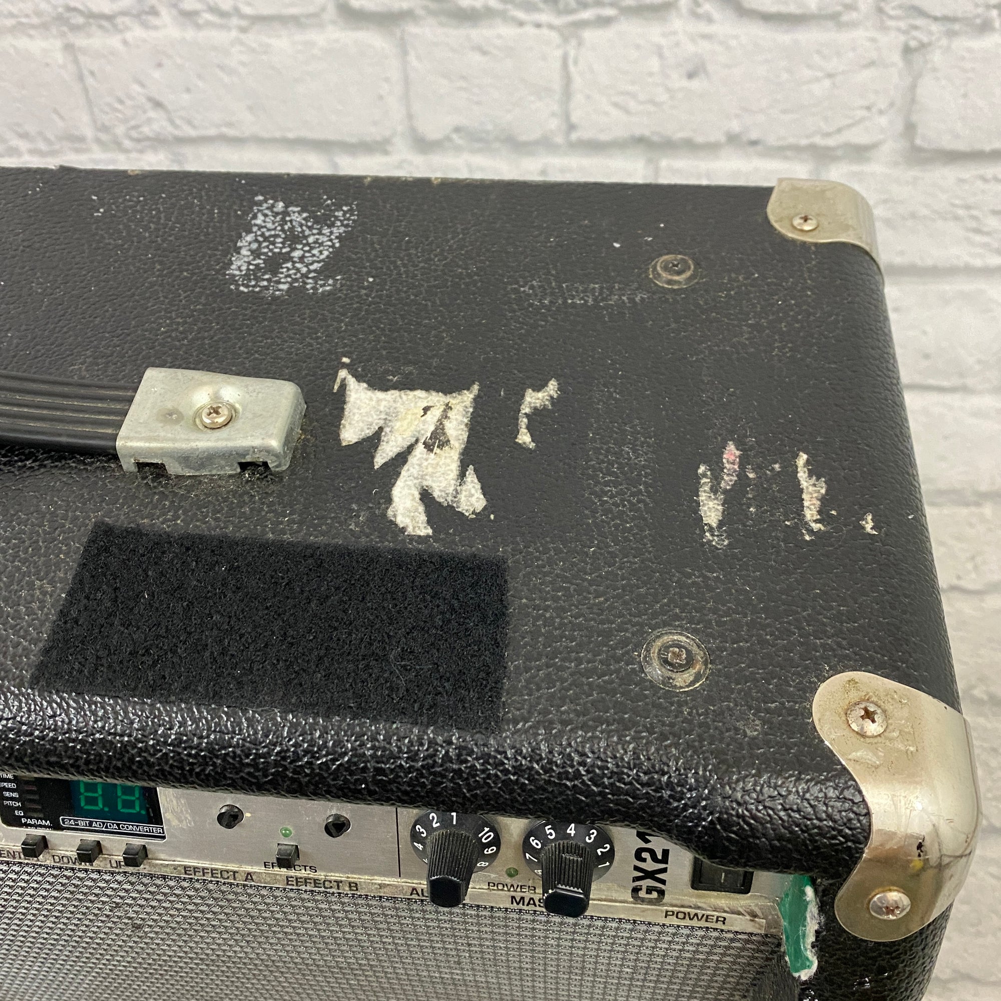 Behringer Ultratwin GX210 Guitar Combo Amp