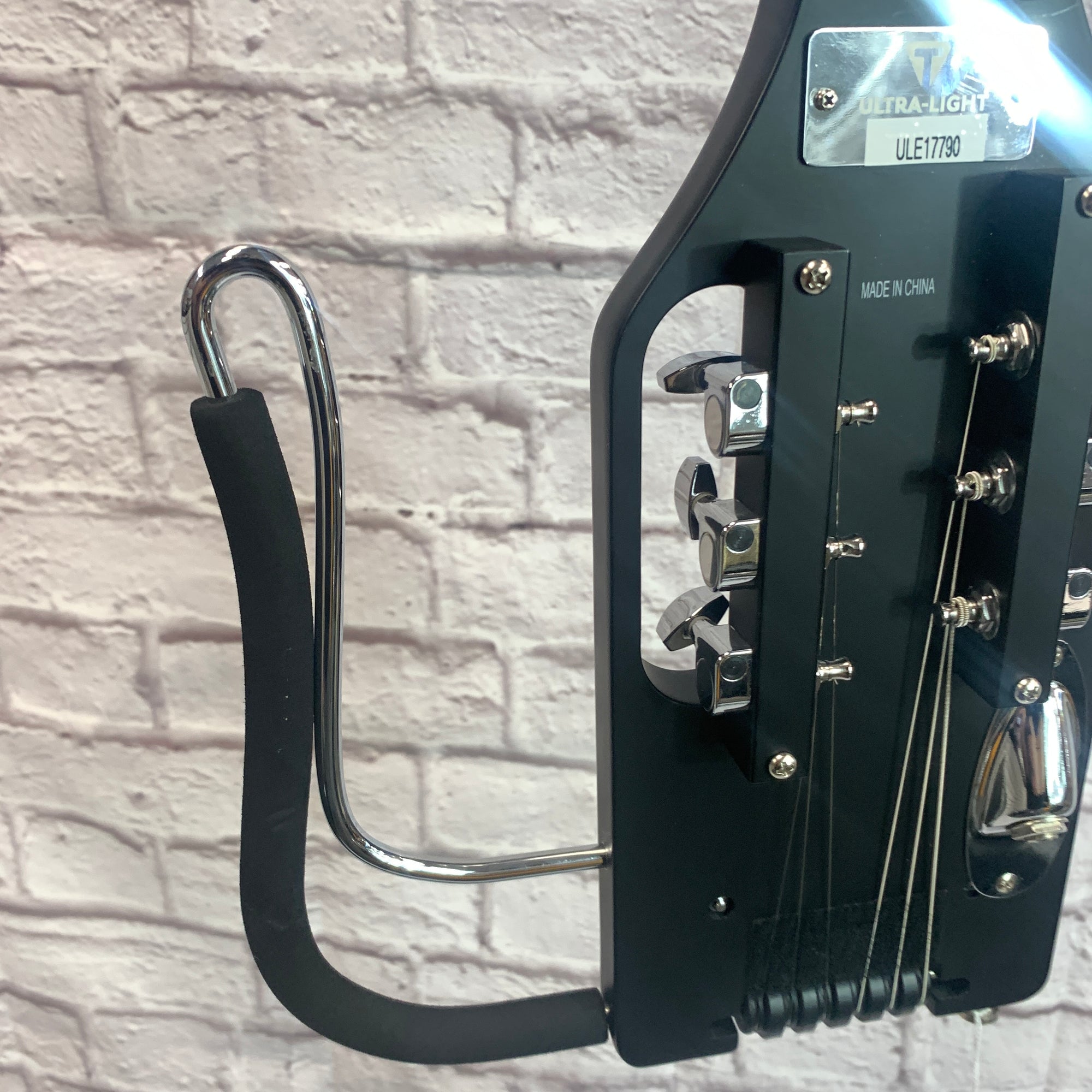 Traveler Ultralight Black Electric Guitar
