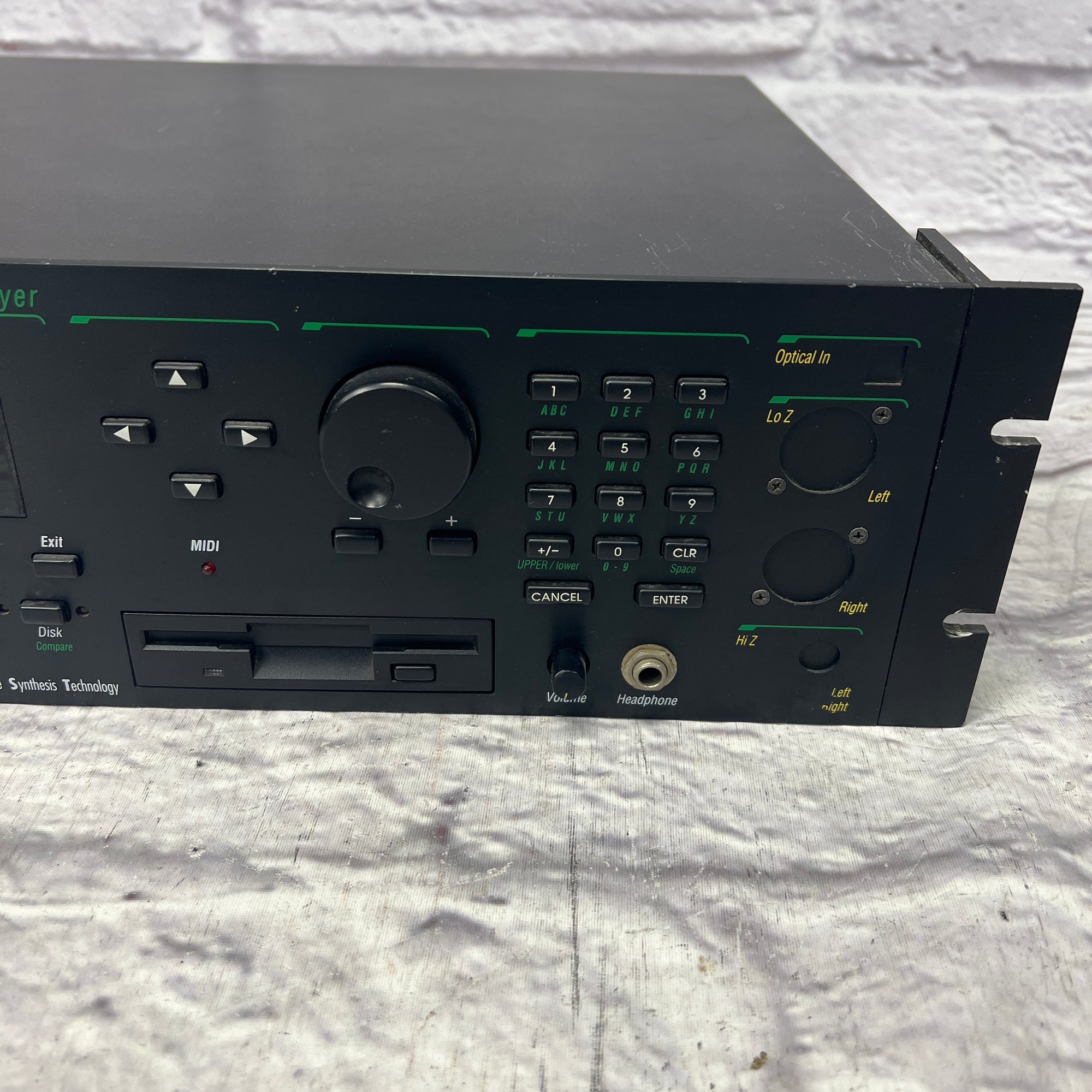 Kurzweil K2000R Rackmount Synth