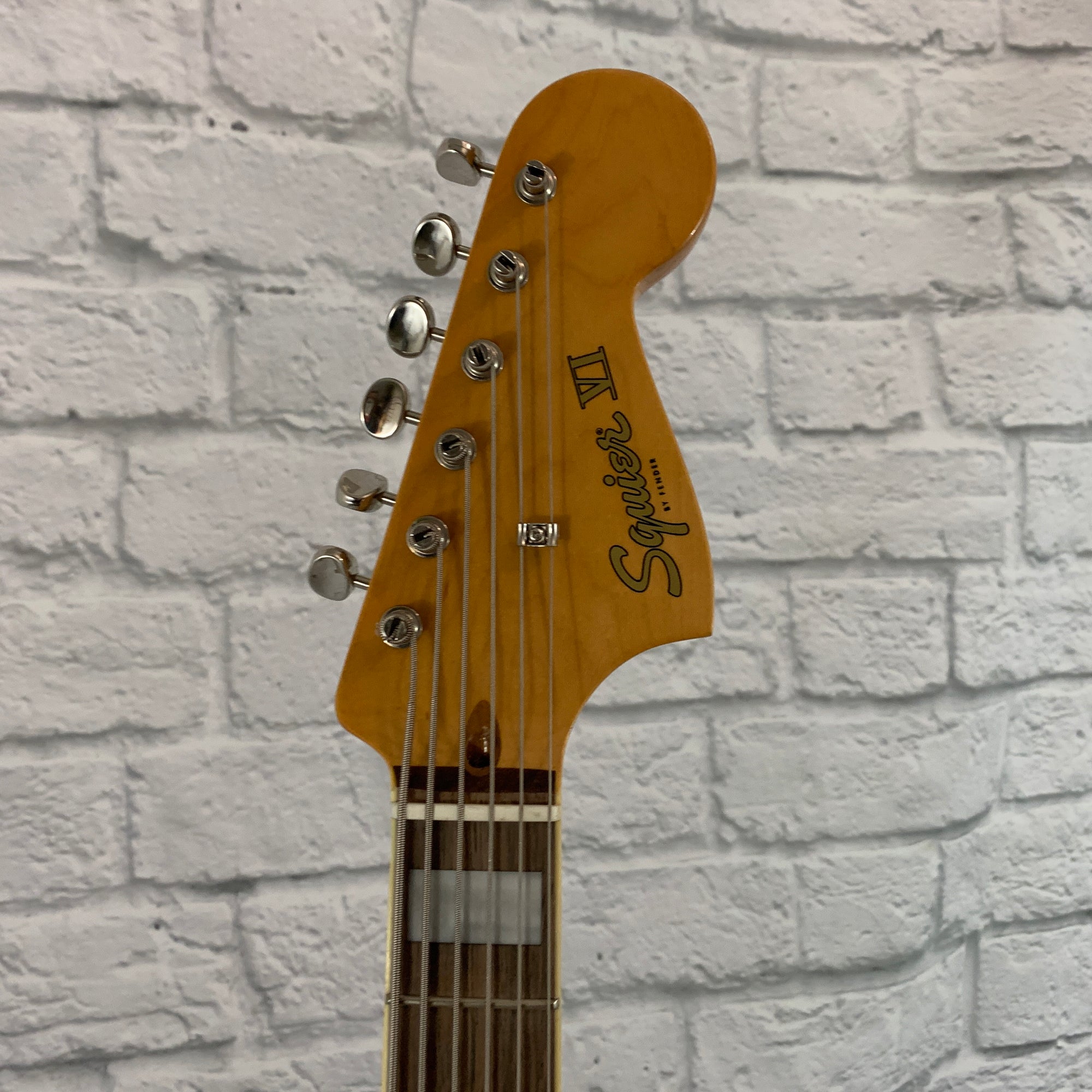 Squier Classic Vibe Bass VI - Black
