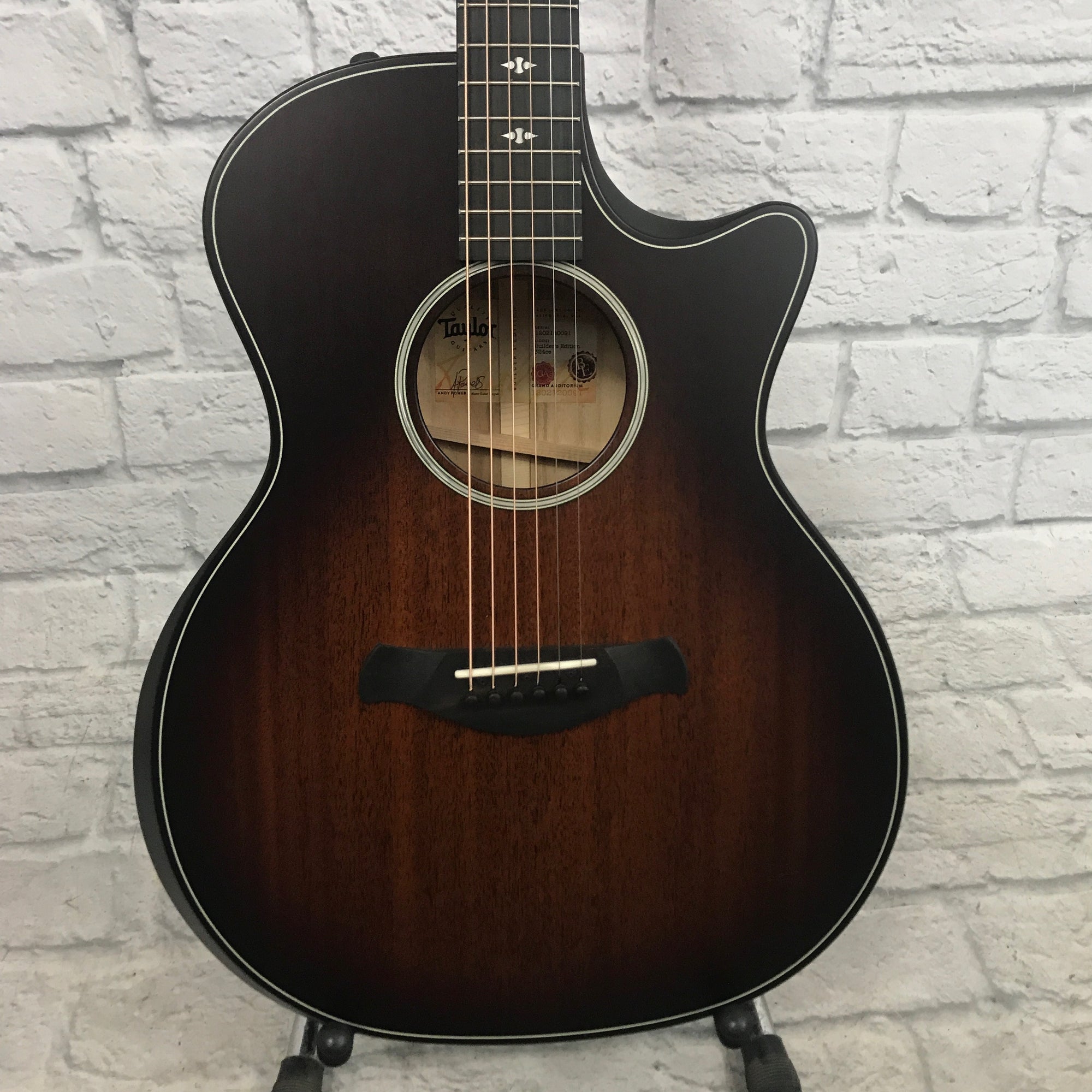 Taylor Builder's Edition 324ce V-Class Bracing Shaded Edgeburst With Case