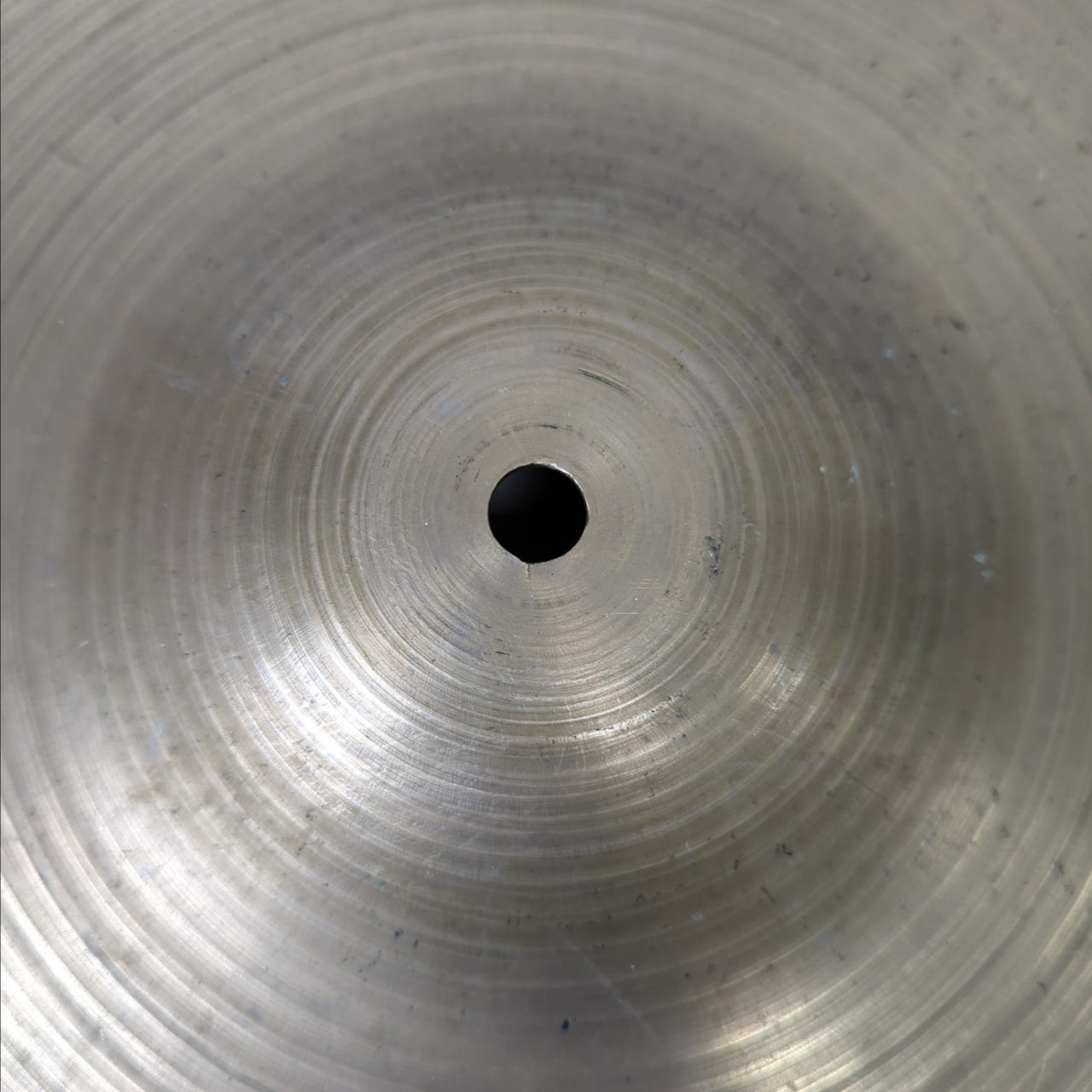 Vintage Zildjian Avedis 22" Ride Cymbal - 2700g