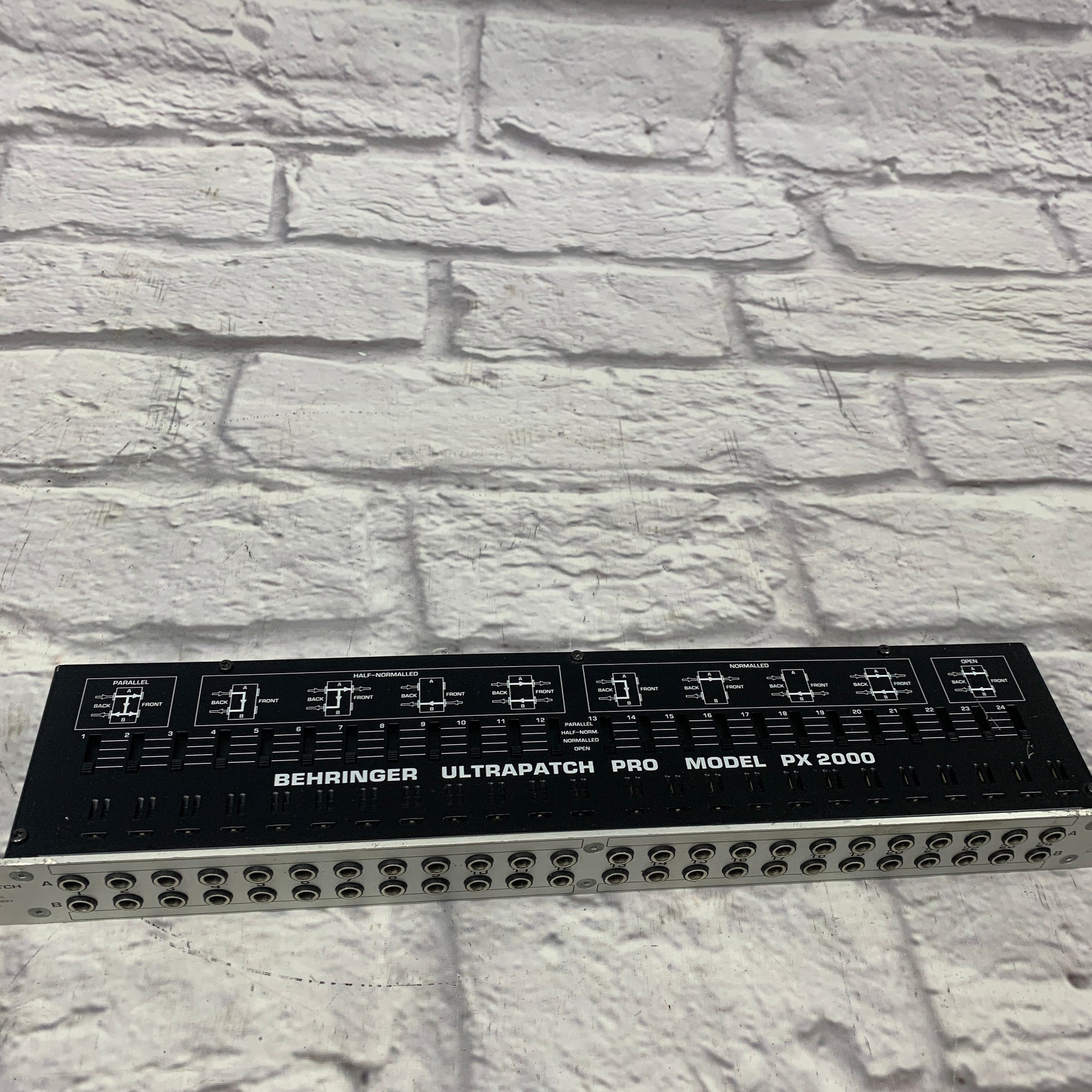 Behringer Ultrapatch Pro PX 2000 Rack Patchbay - Evolution Music