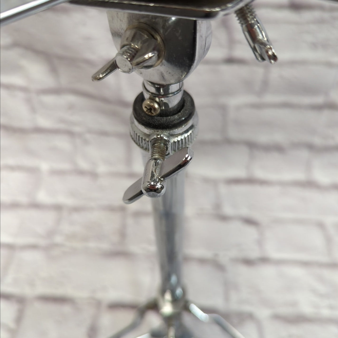 Unknown Vintage Style Flat Basket Snare Stand