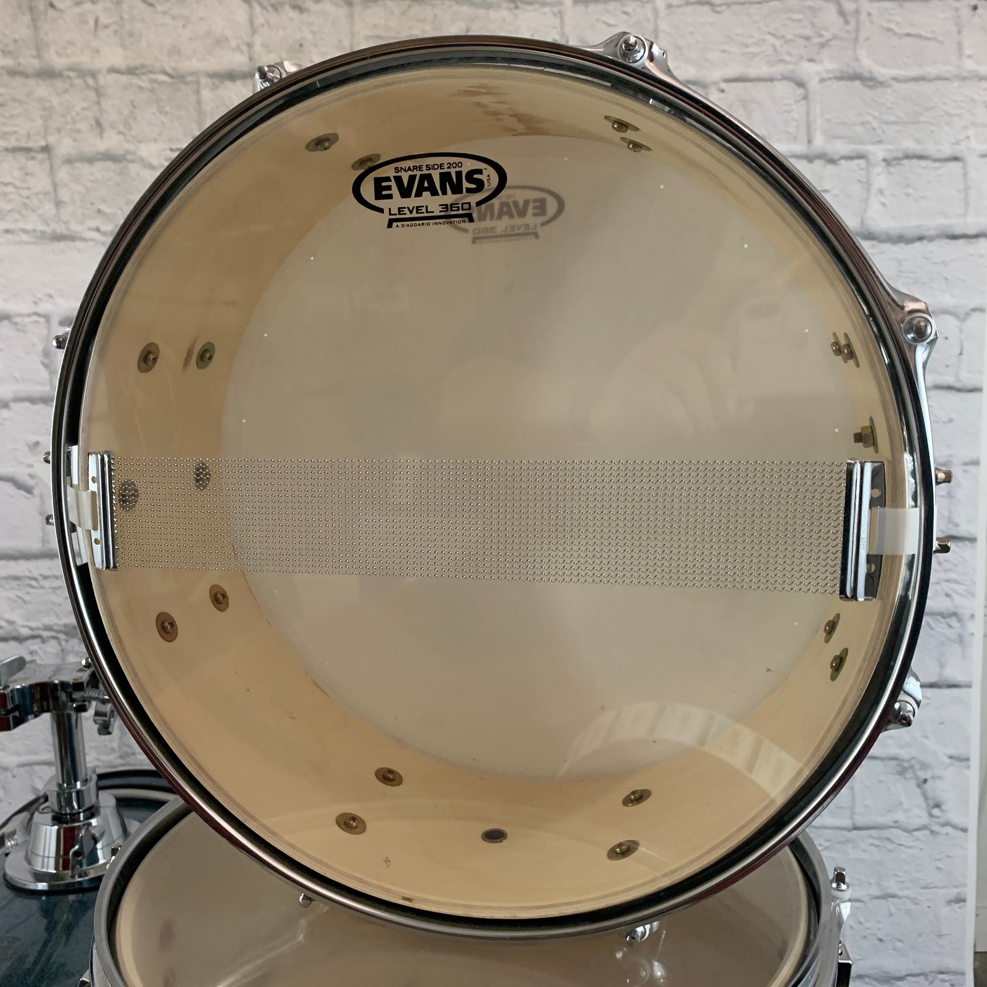 Ludwig Breakbeats 16 BD / 13 FL / 10 RT /14 SD - Azure Sparkle Drum Kit w/ Bags