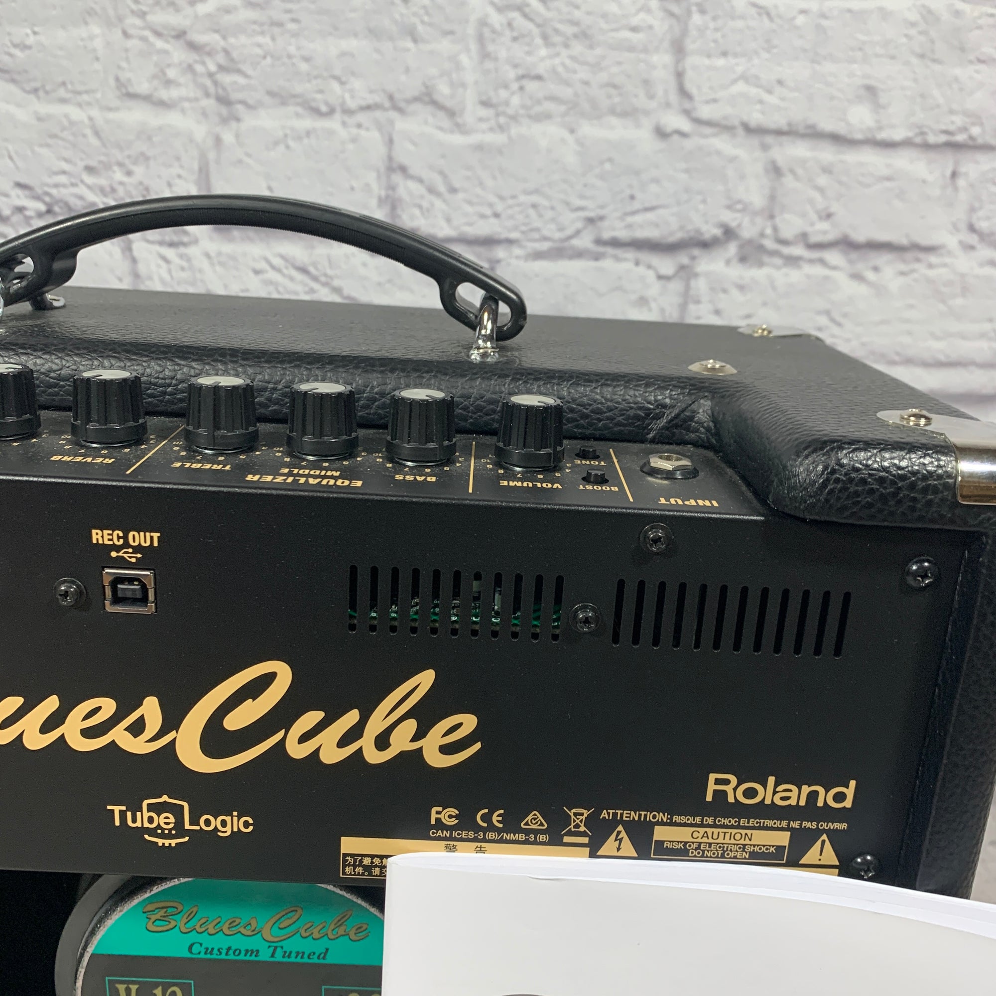 Roland Blues Cube Hot Black Guitar Combo Amp