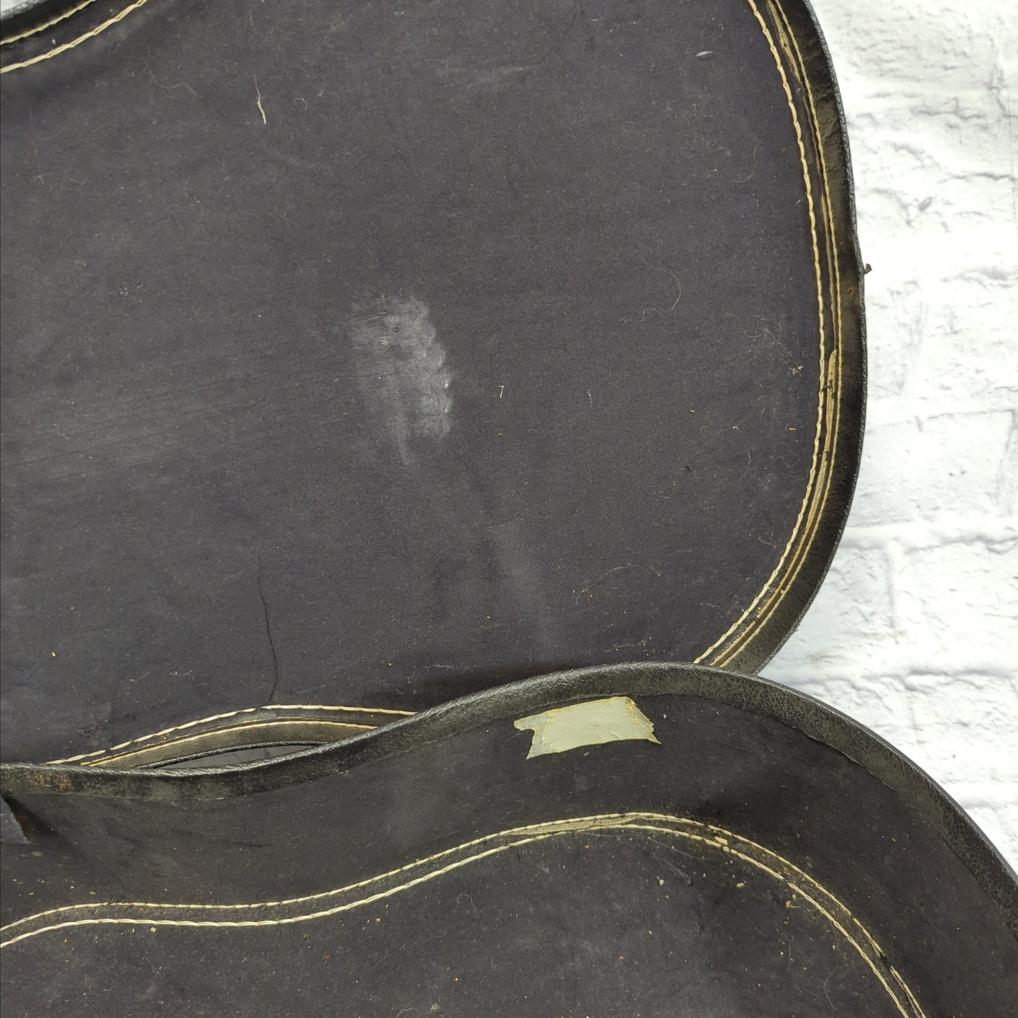 Unknown Acoustic Chipboard Hard Case with Black Interior 42" x 17"