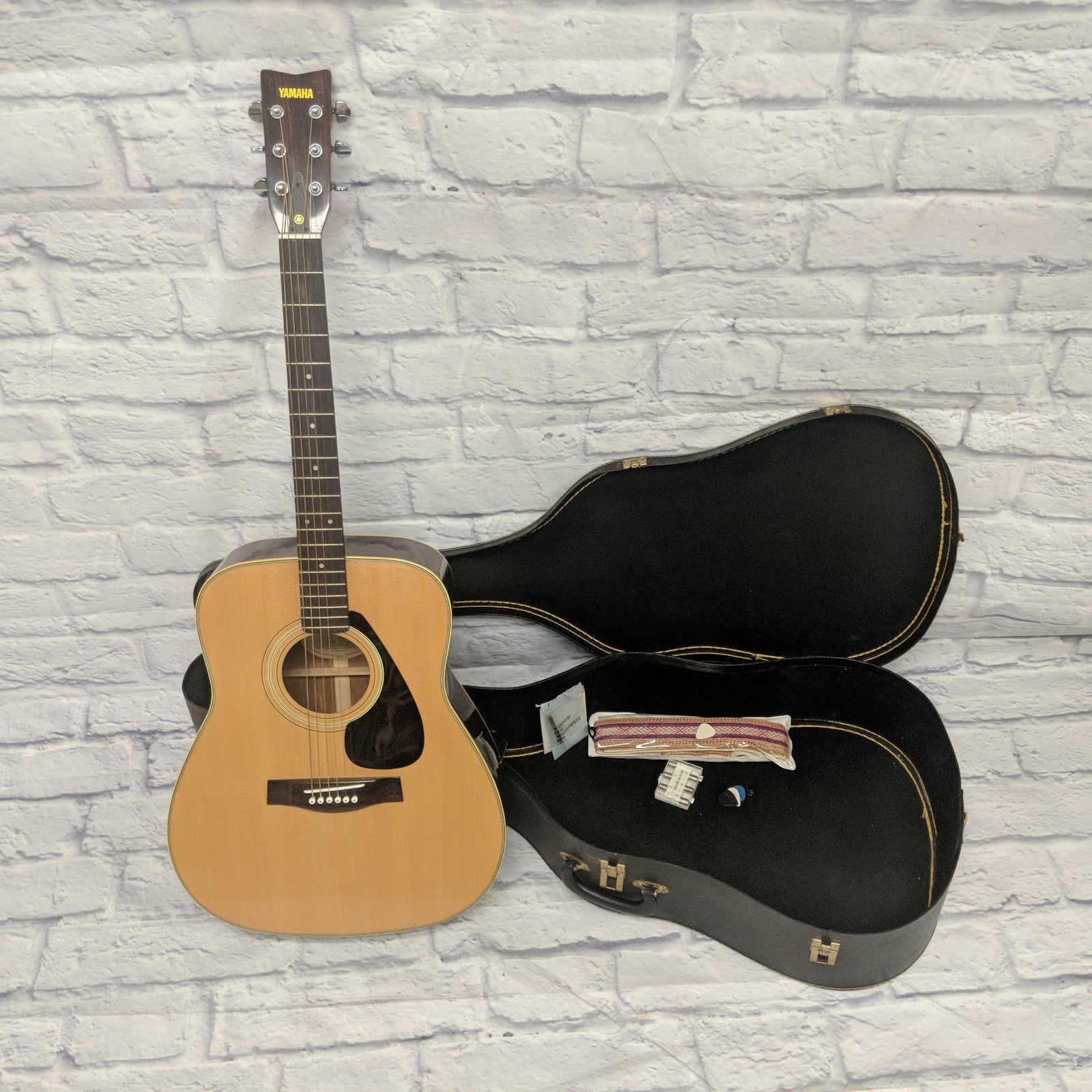 Late 70's Yamaha FG-335 Dreadnought Acoustic Guitar