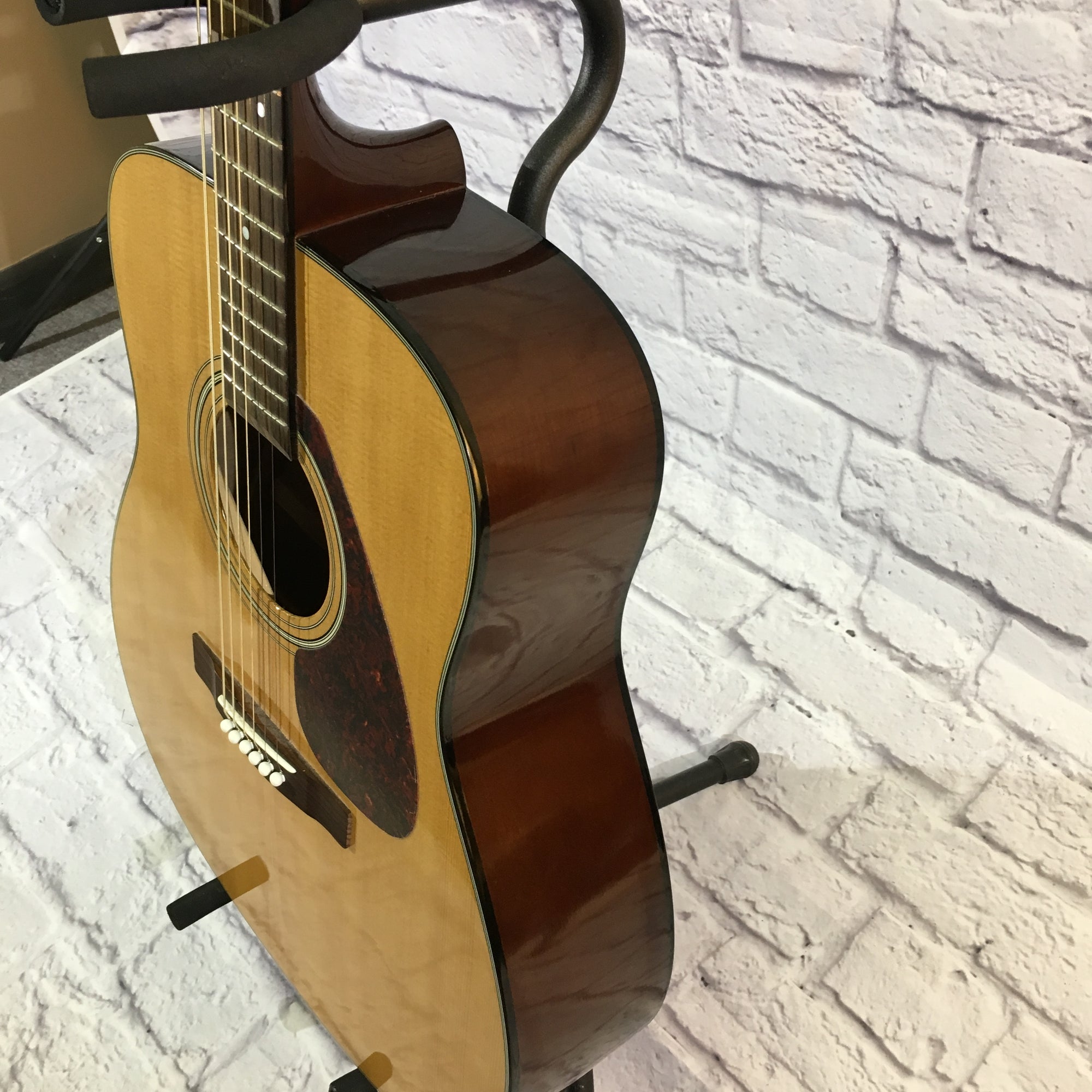 Yamaha F325 Dreadnaught Acoustic Guitar