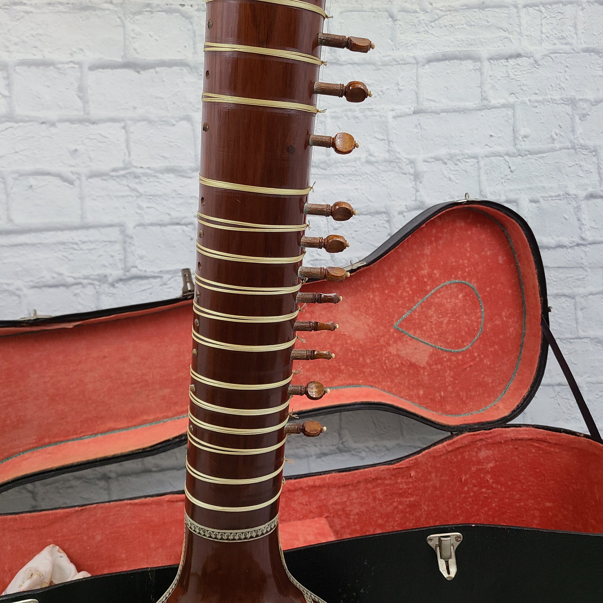 Pakrashi Sitar with Hard Case and Accessories