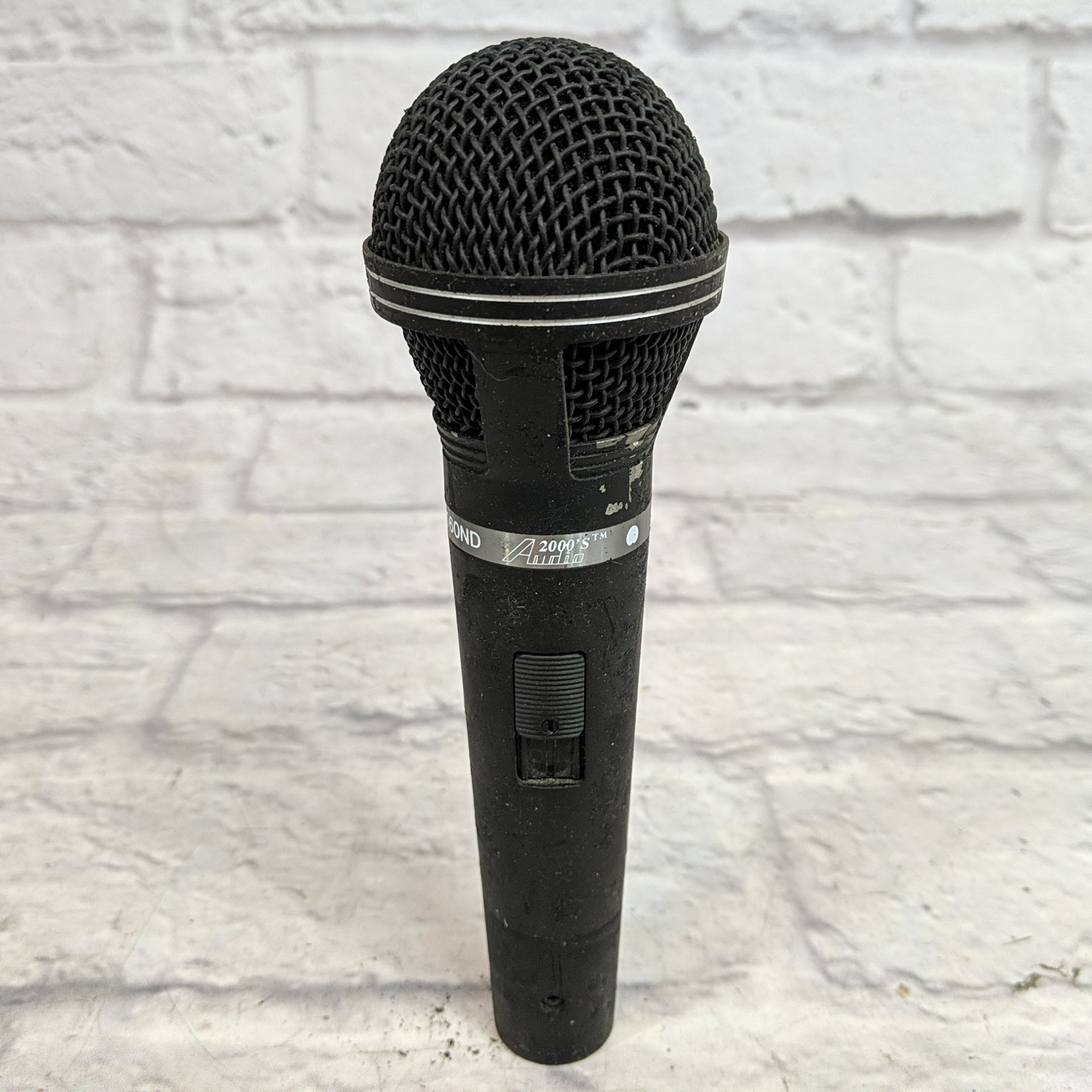 Audio 2000's APM160ND APM-160ND Uni-directional Dynamic Microphone