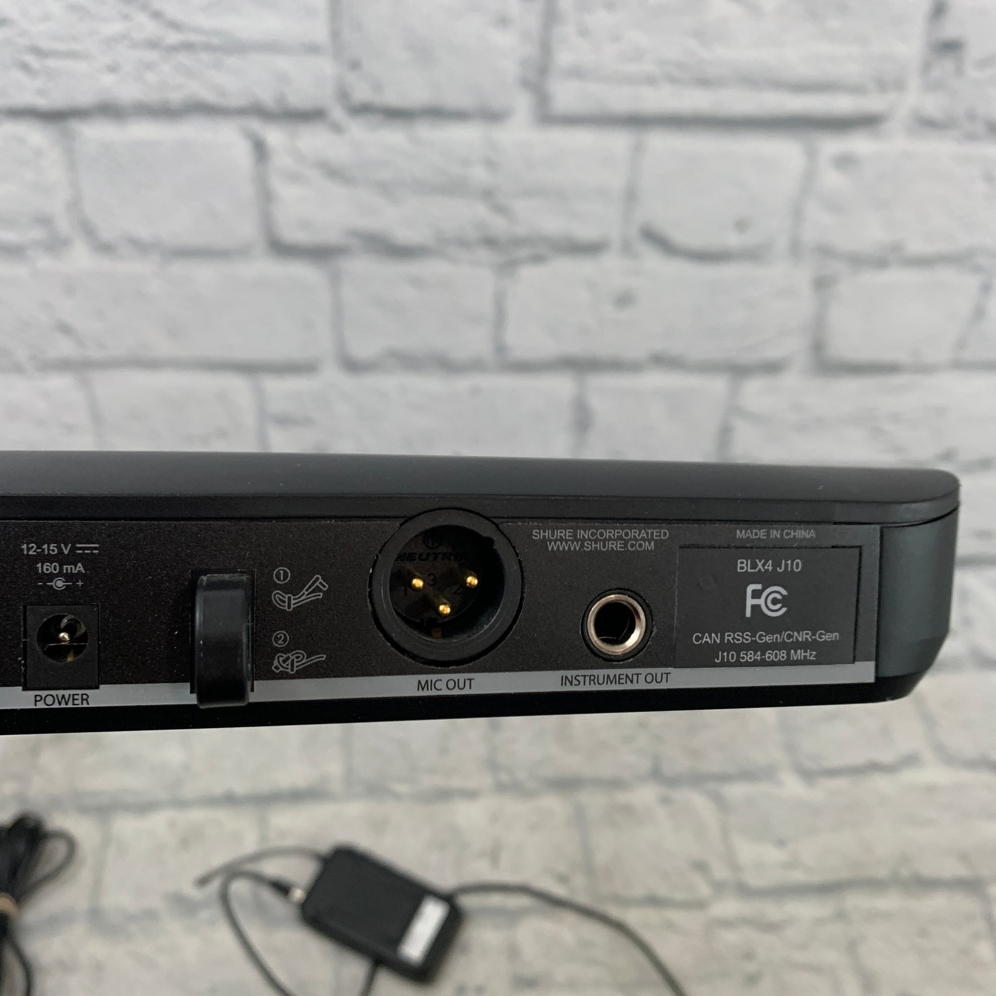 Shure BLX4 Instrument Wireless System