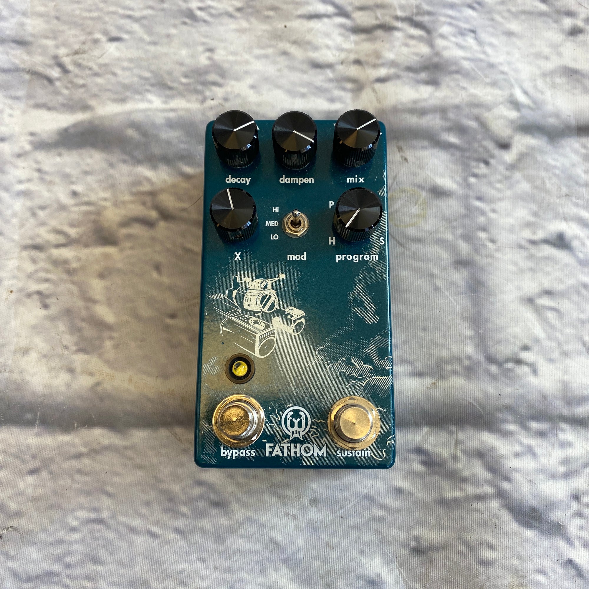 Walrus Audio Fathom Multi-Function Reverb - Evolution Music