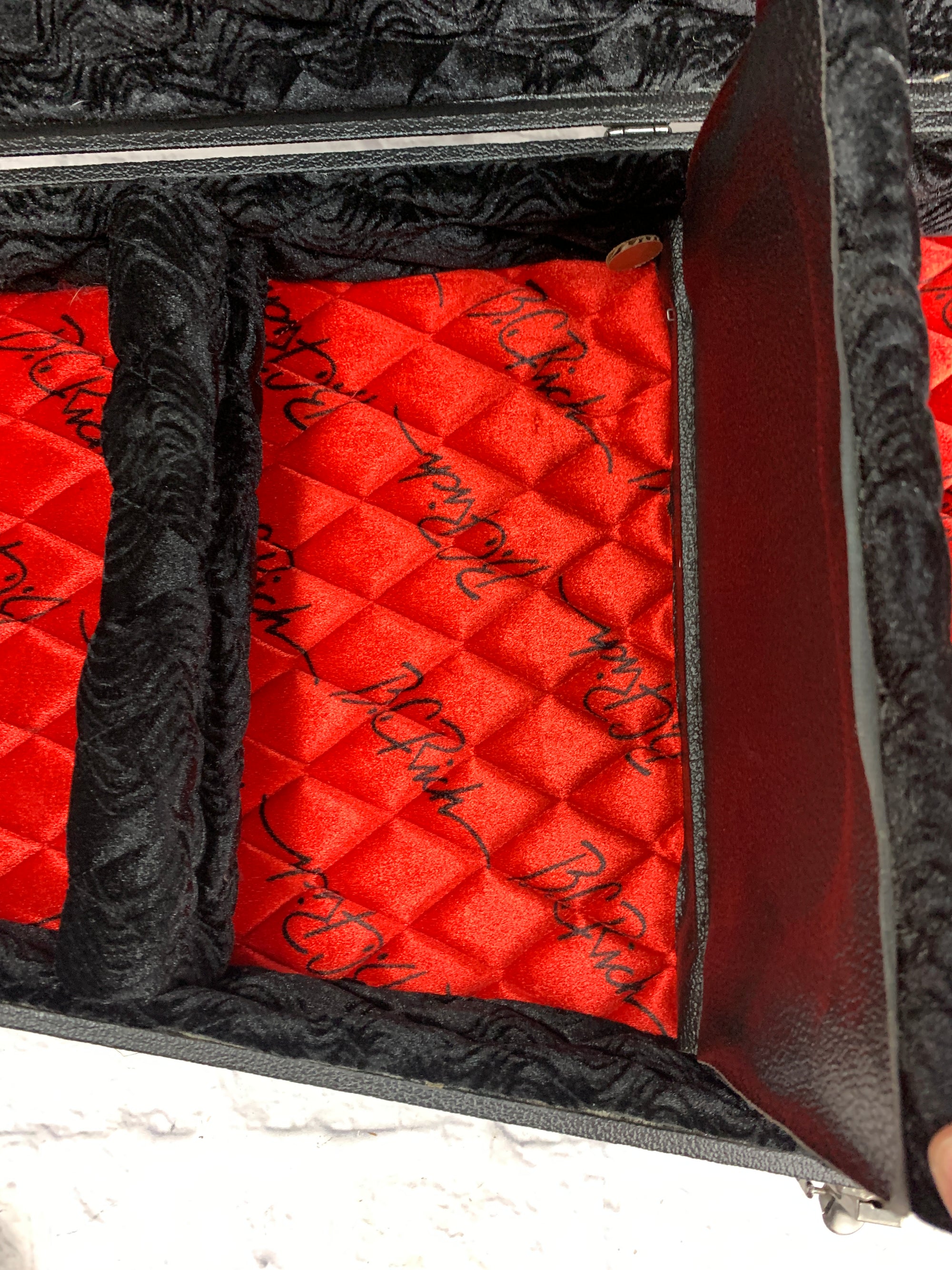 BC Rich Coffin Hard Shell Bass Case --one latch broken