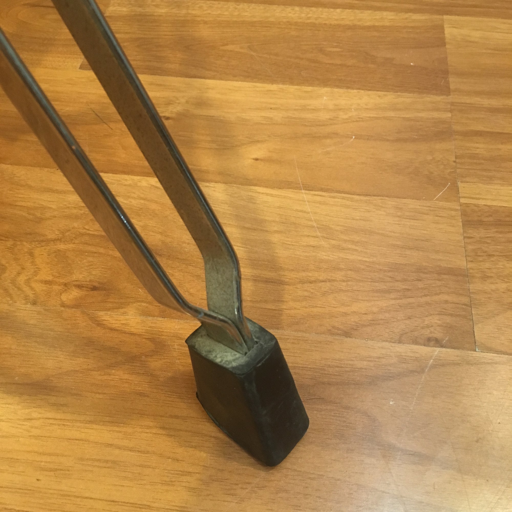 Ludwig Straight Cymbal Stand (missing leg nut)