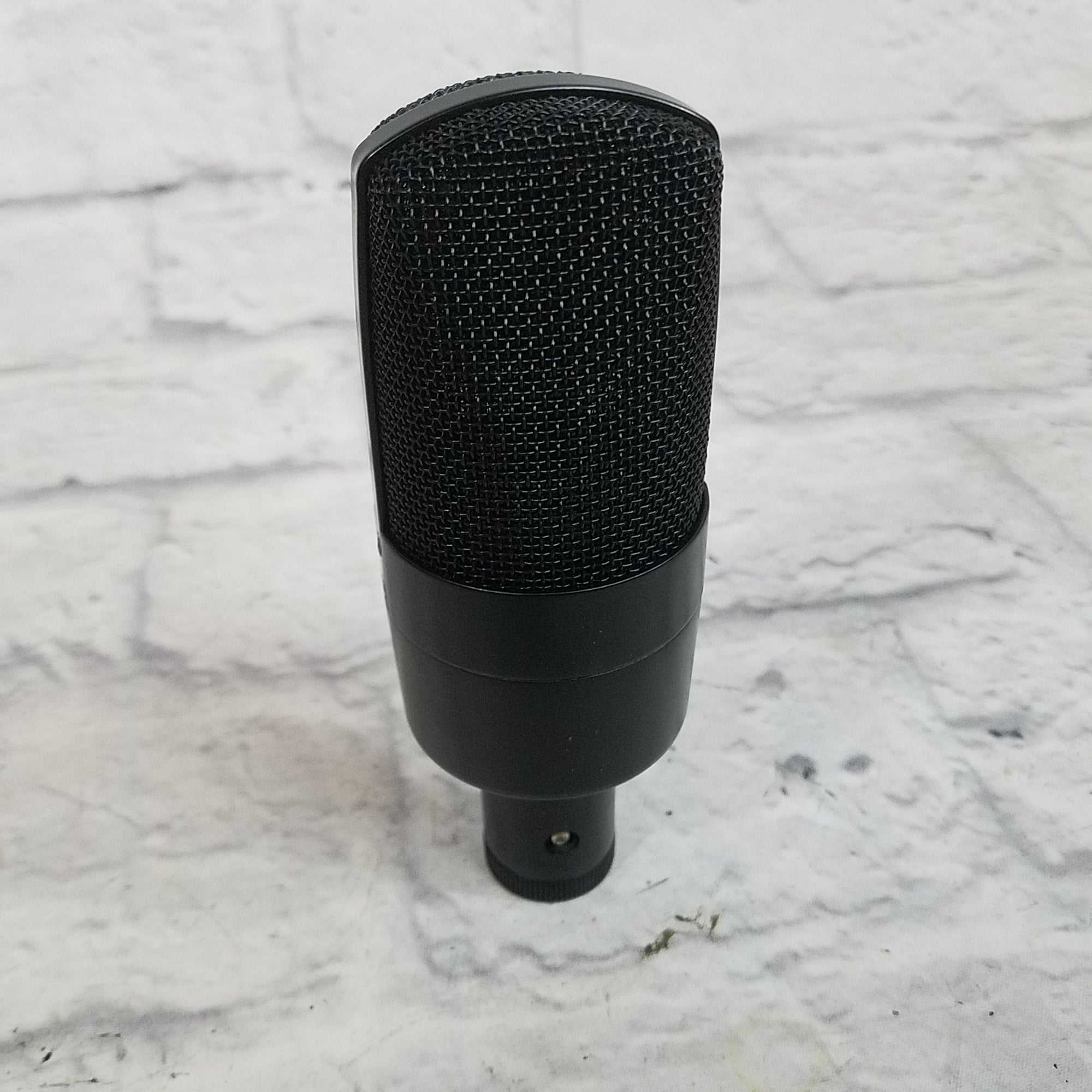 Hosa QMF-18 FET Studio Condenser Microphone with Suspension Shock Mount