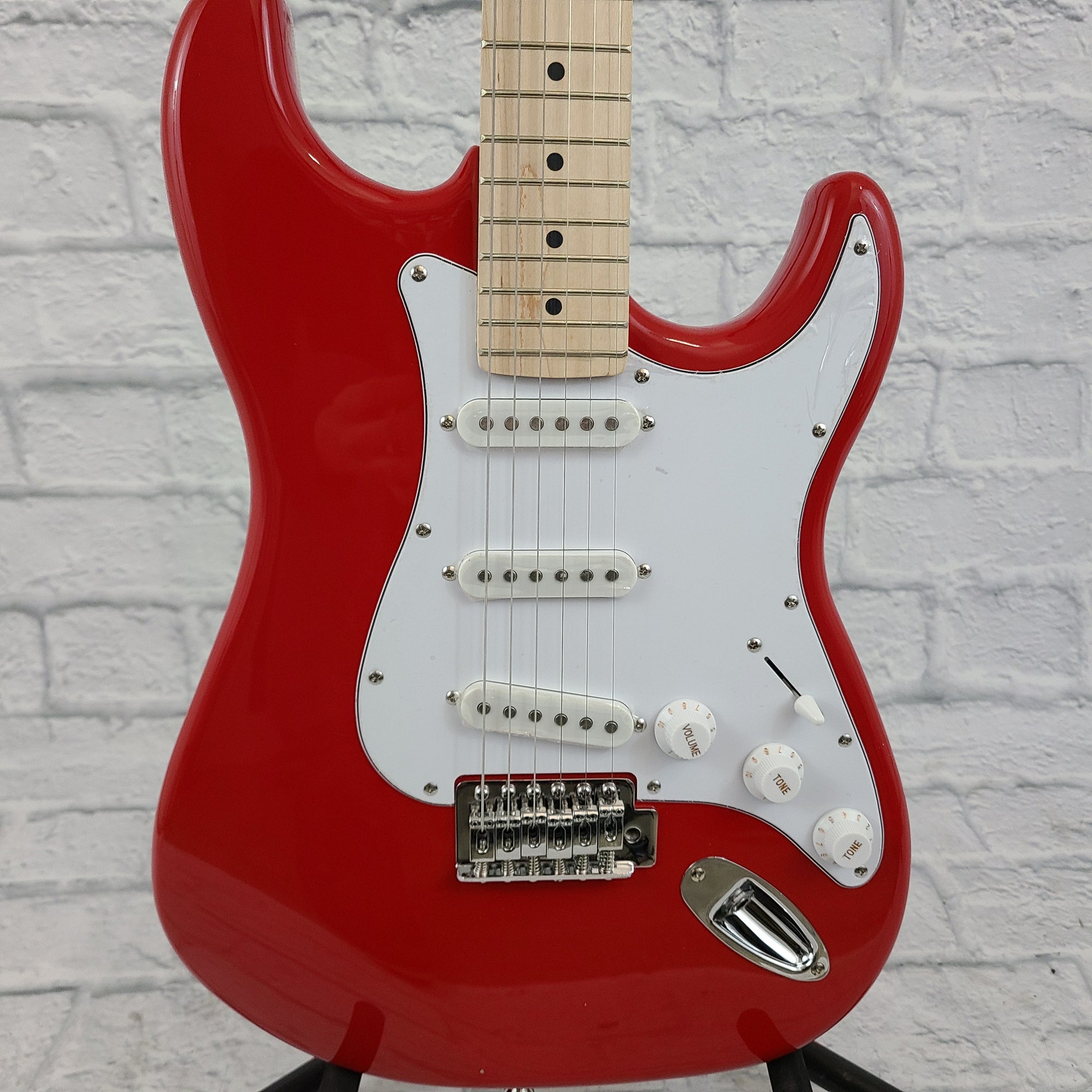 Nashville Guitar Works 135 Double Cutaway - Red, Maple Fretboard