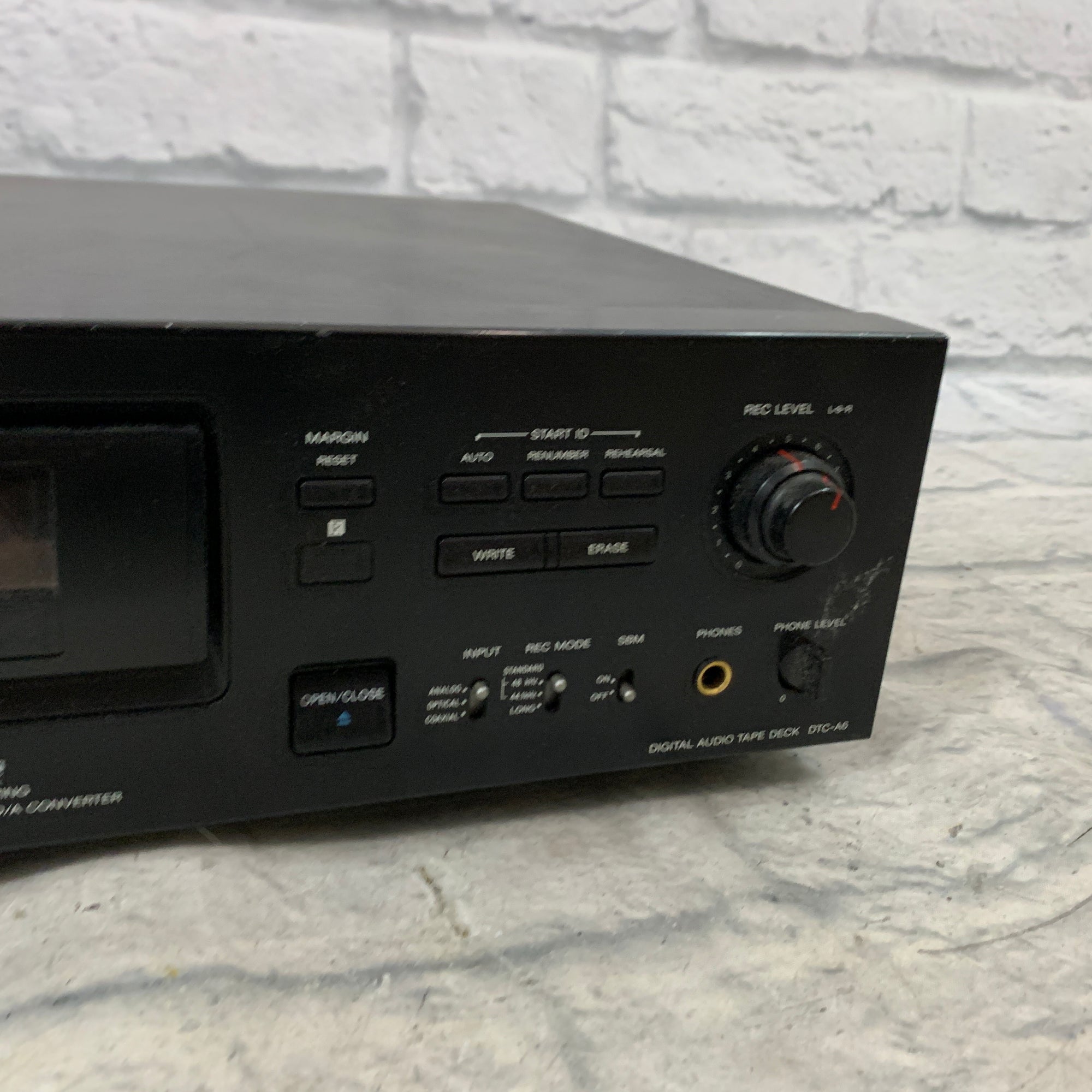 Sony DTC-A6 DAT Professional Digital Audio Recorder